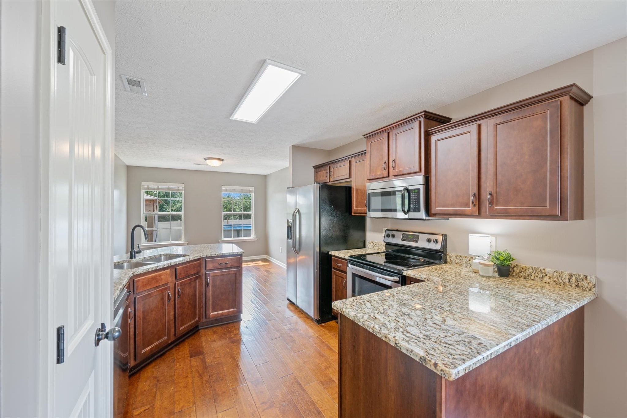 1313 Round Rock Dr