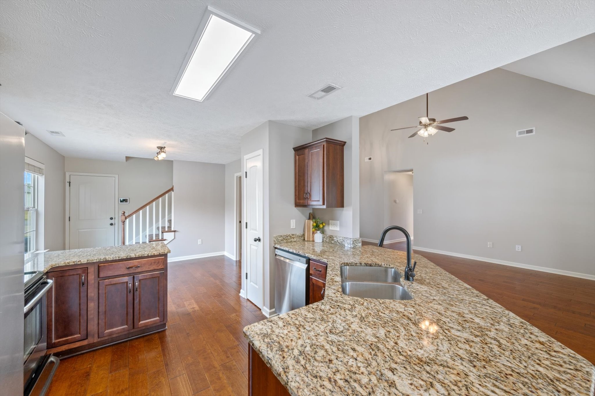 1313 Round Rock Dr