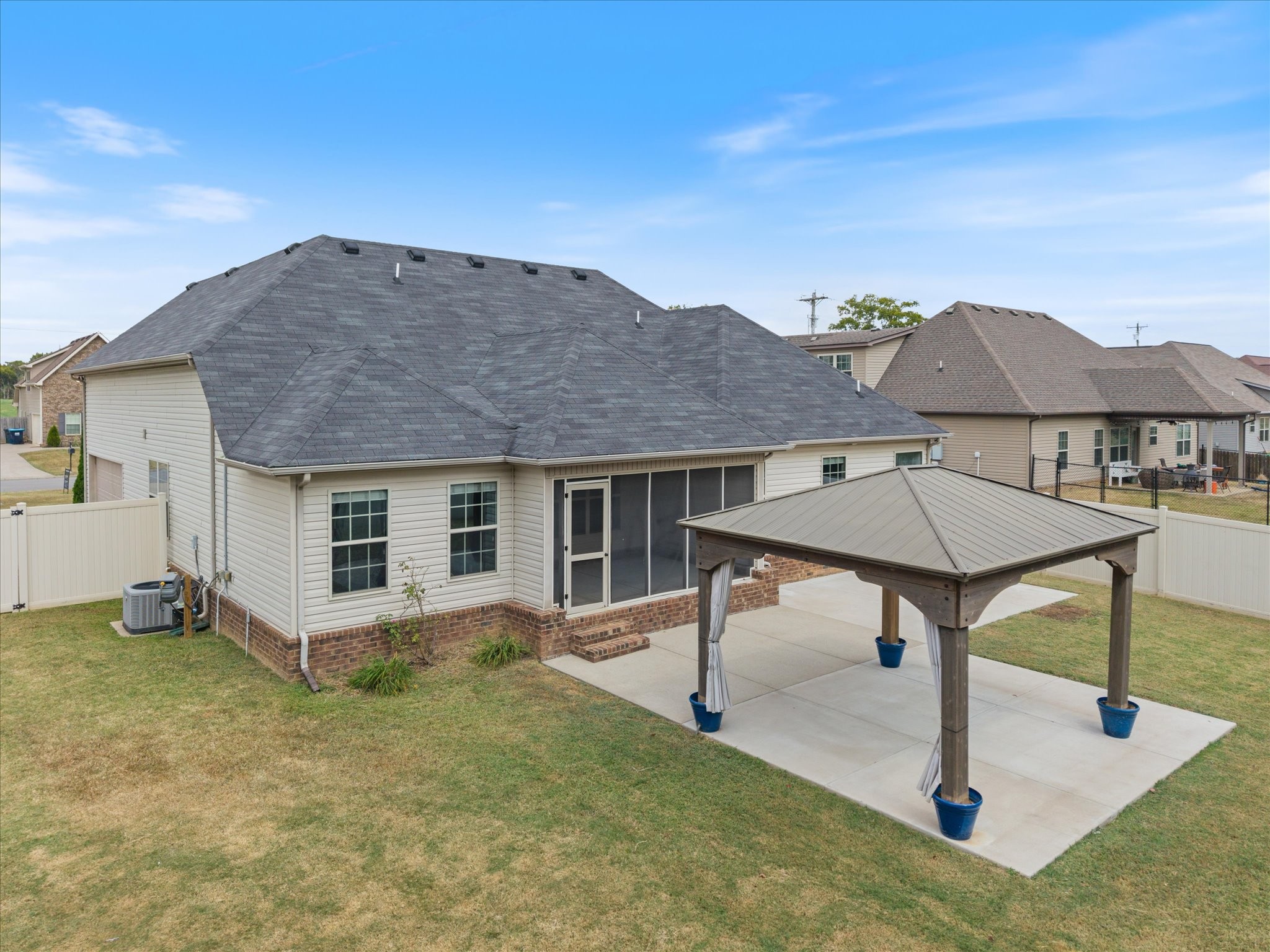 1313 Round Rock Dr
