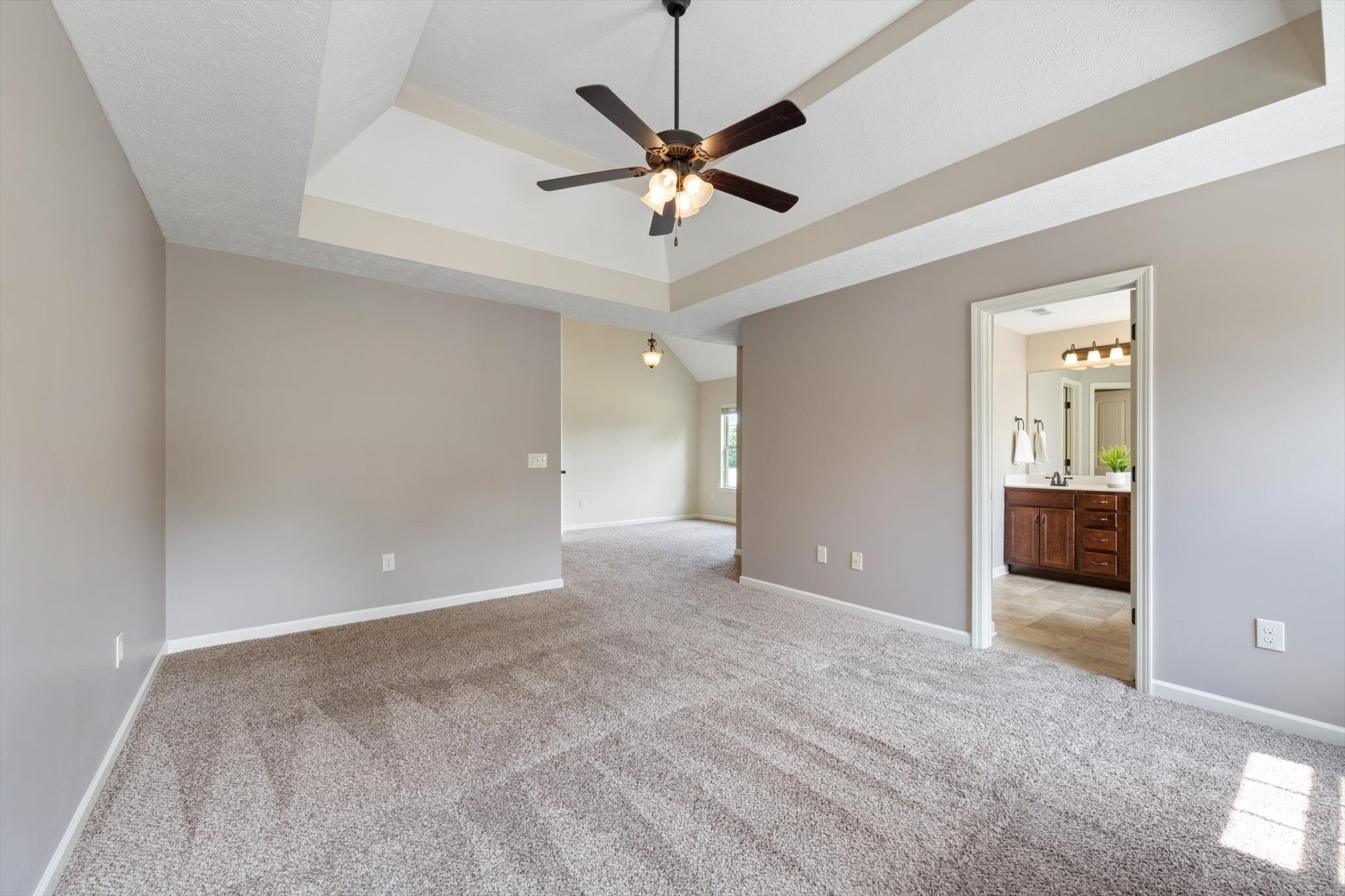 1313 Round Rock Dr