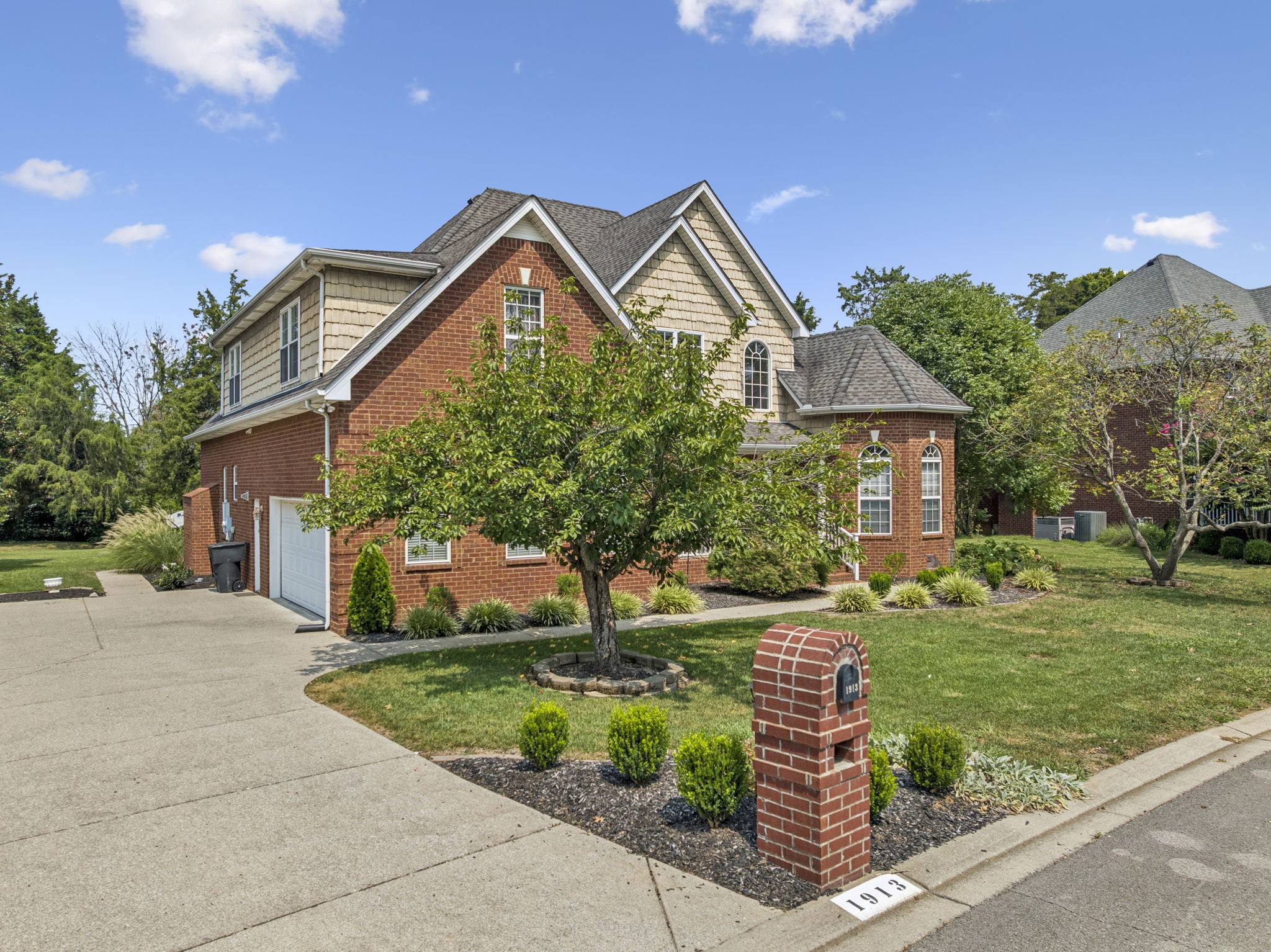 1913 Baskinbrook Court