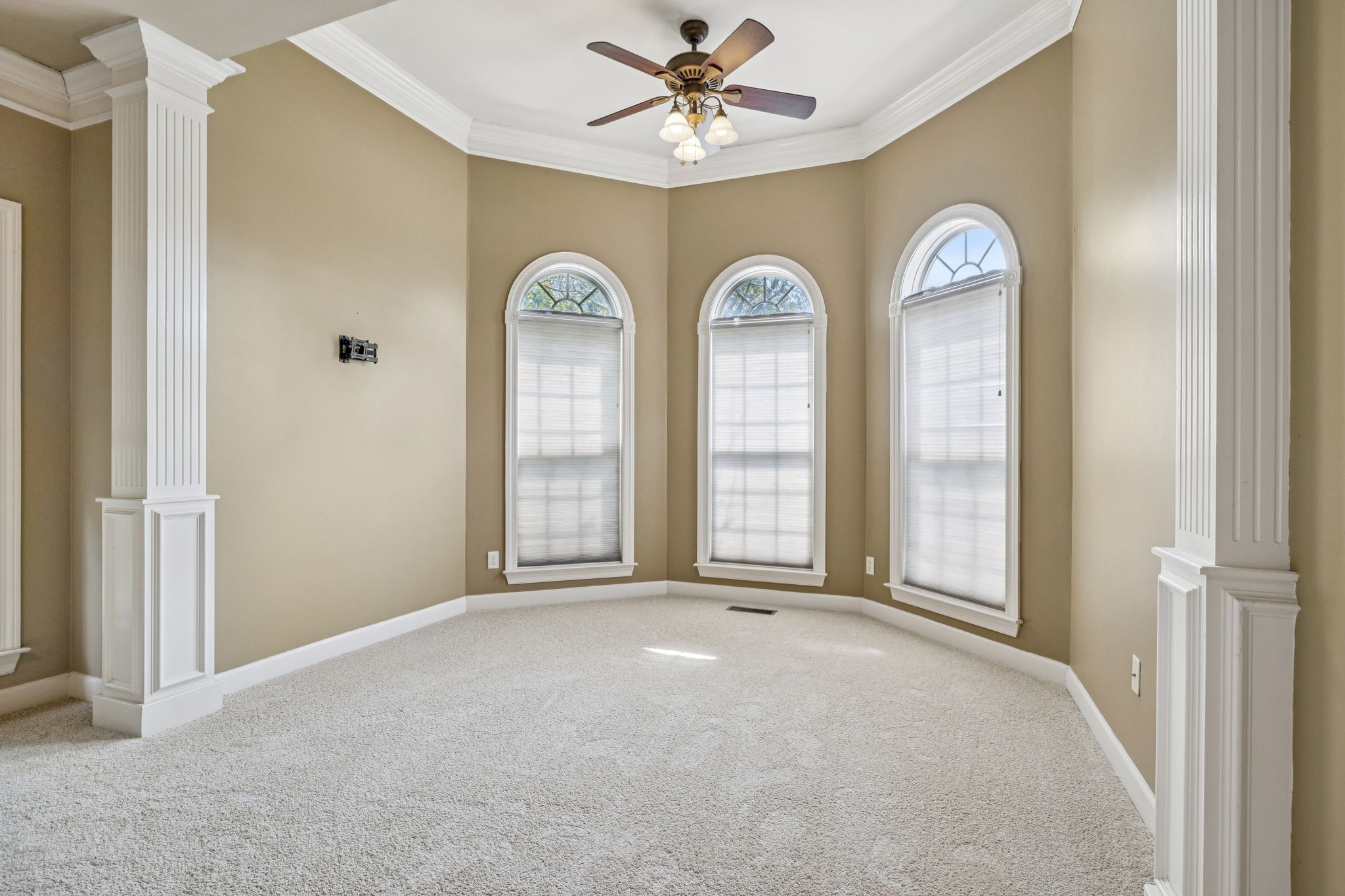 1913 Baskinbrook Court