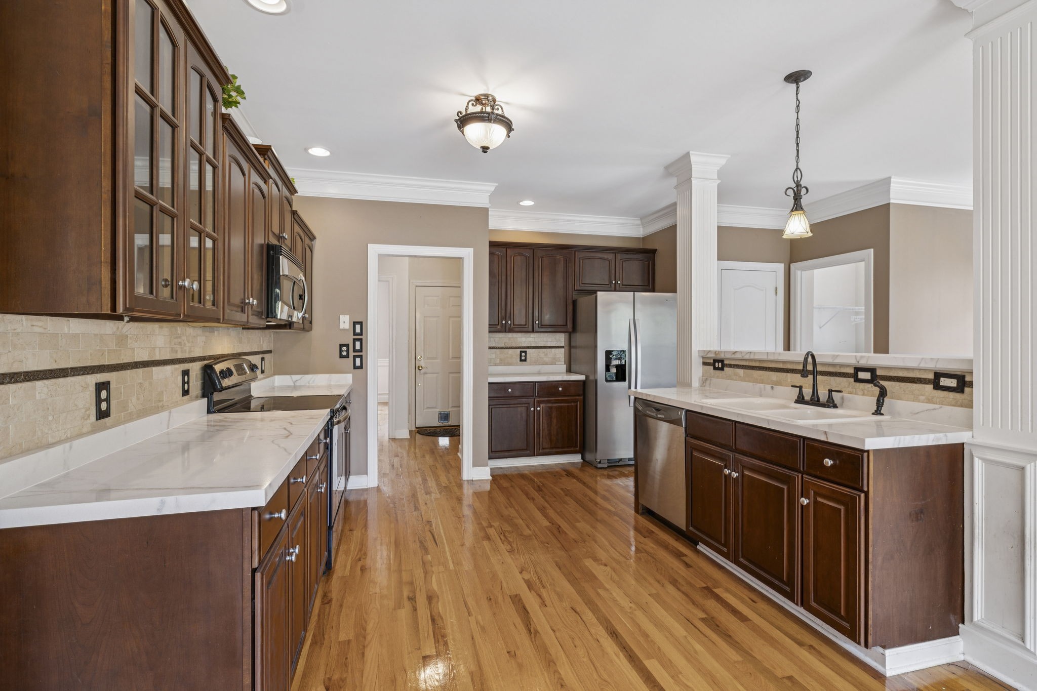 1913 Baskinbrook Court