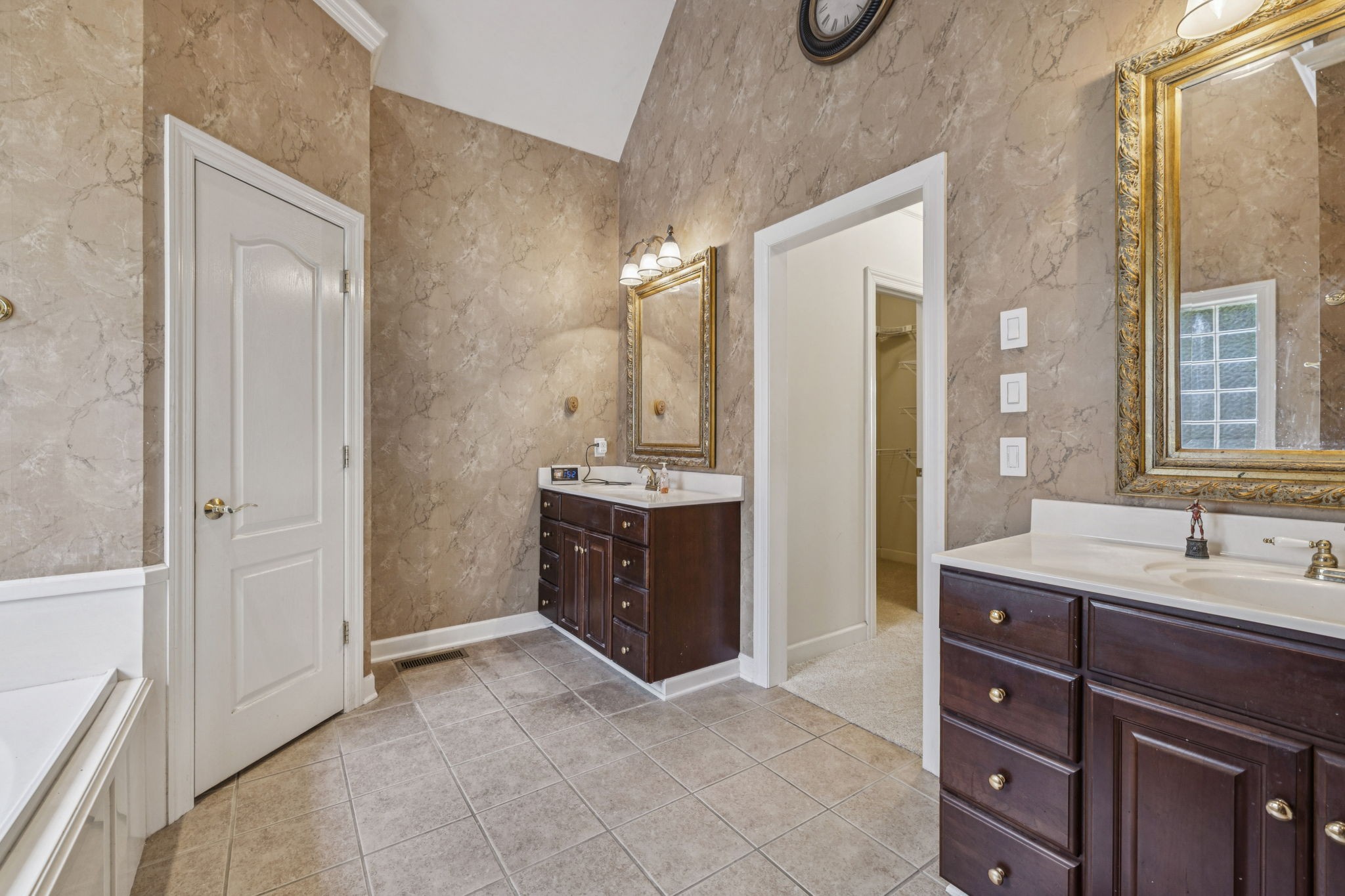 1913 Baskinbrook Court