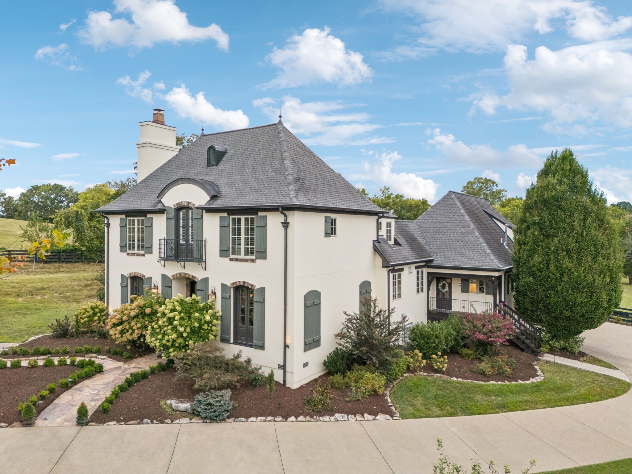 5521 Hawks Landing Dr