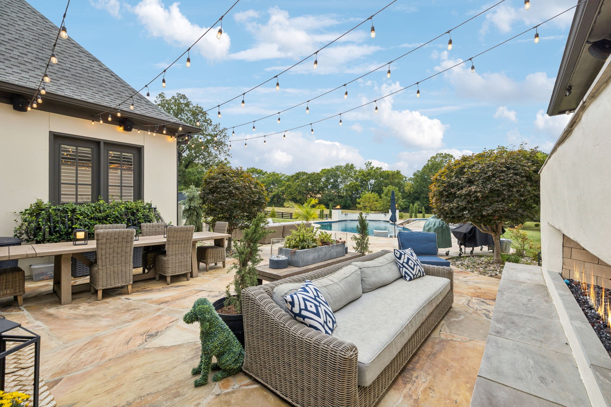 5521 Hawks Landing Dr