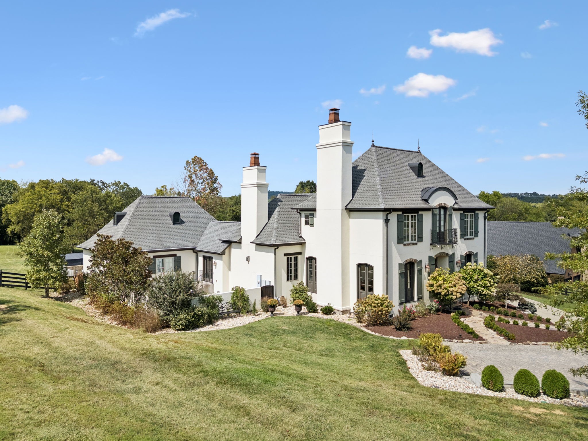 5521 Hawks Landing Dr