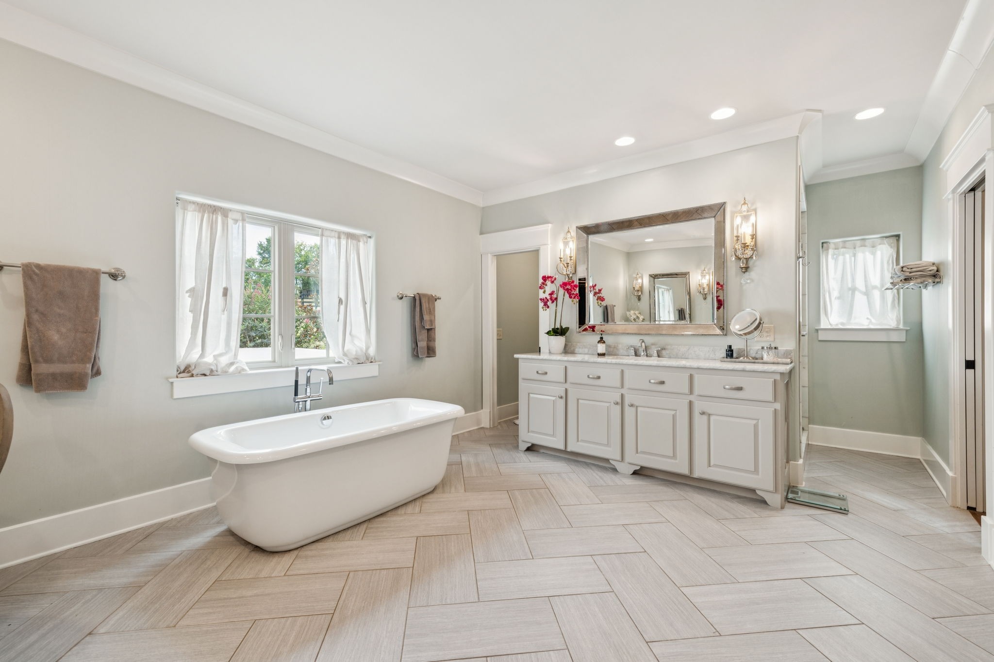 5521 Hawks Landing Dr