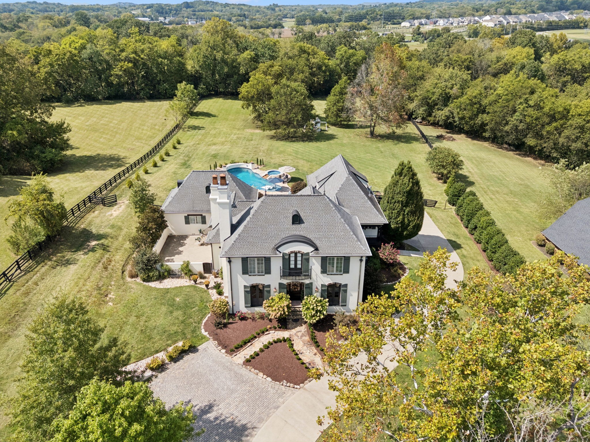 5521 Hawks Landing Dr