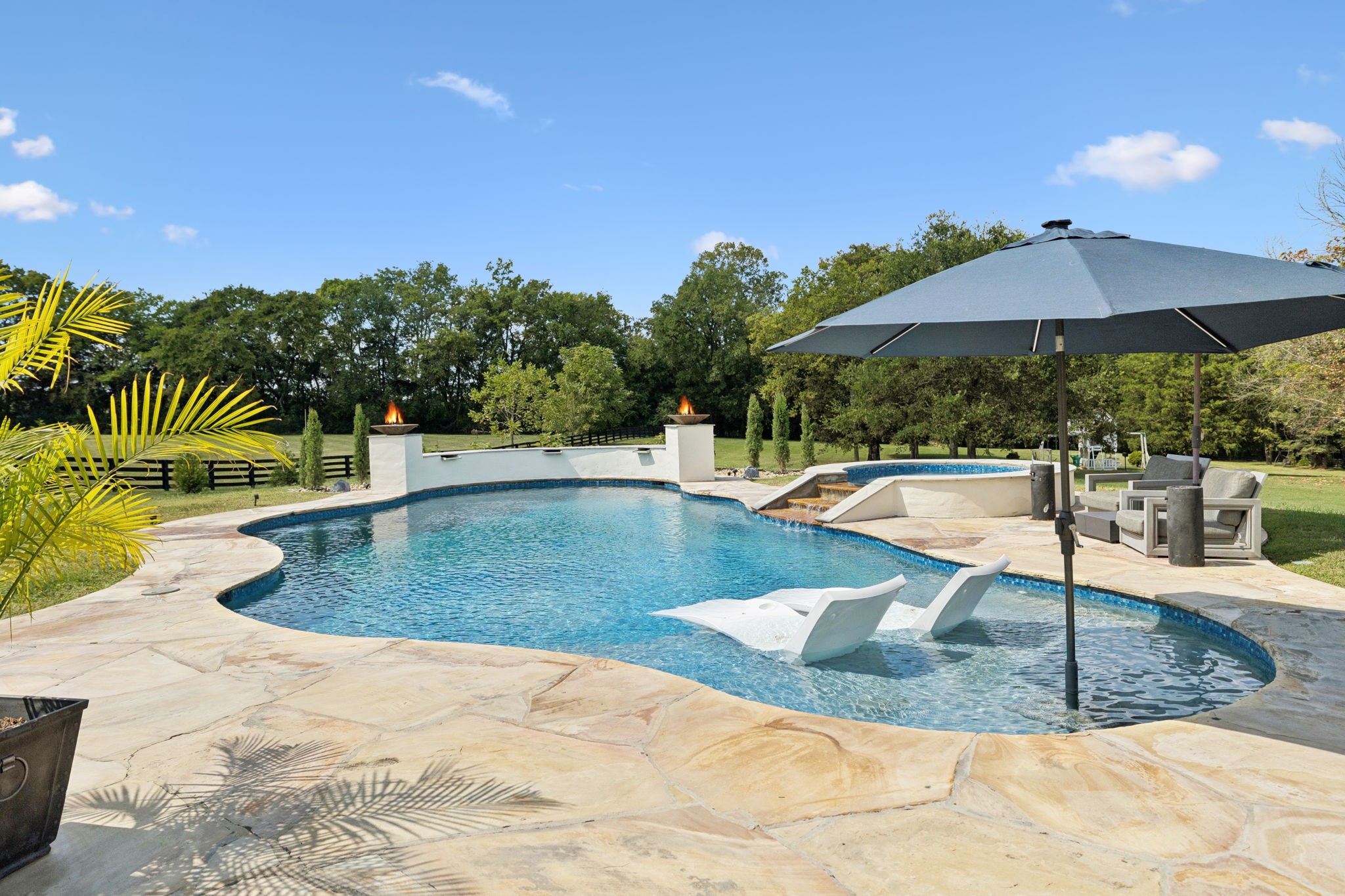 5521 Hawks Landing Dr