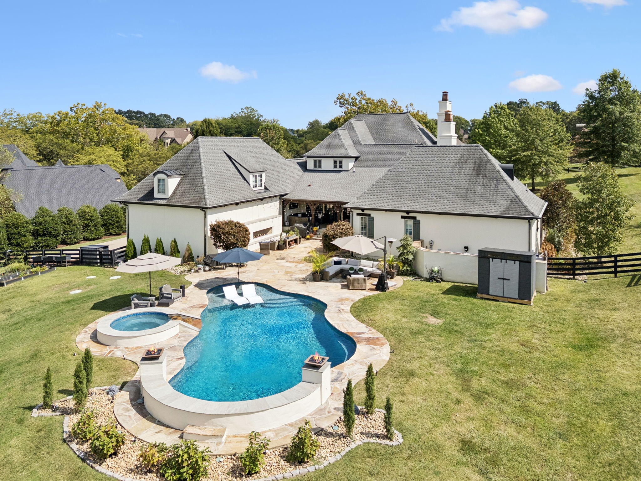 5521 Hawks Landing Dr