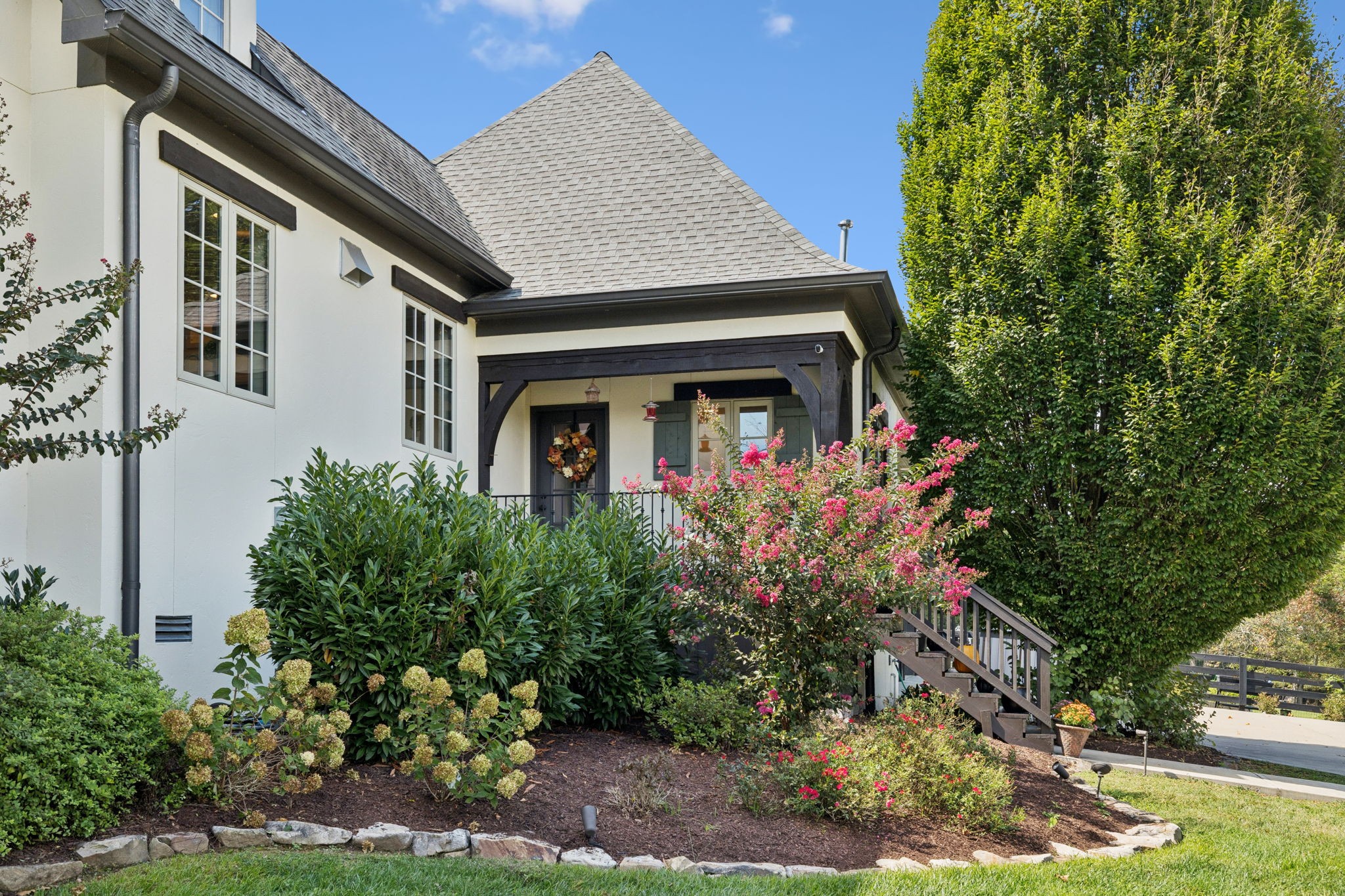 5521 Hawks Landing Dr