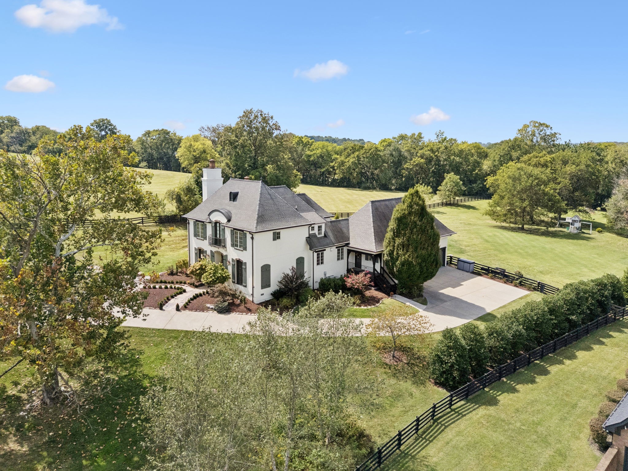 5521 Hawks Landing Dr