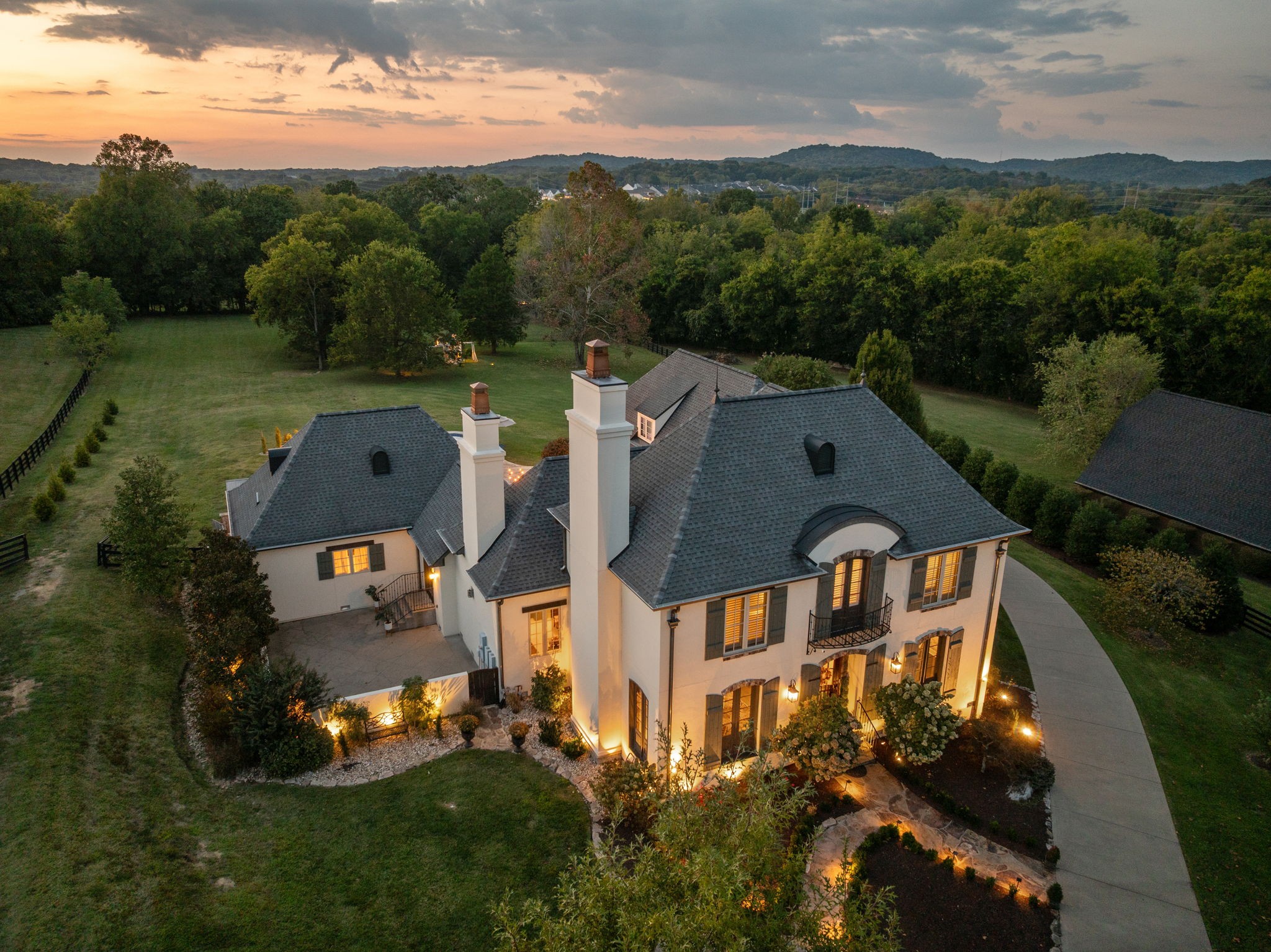 5521 Hawks Landing Dr