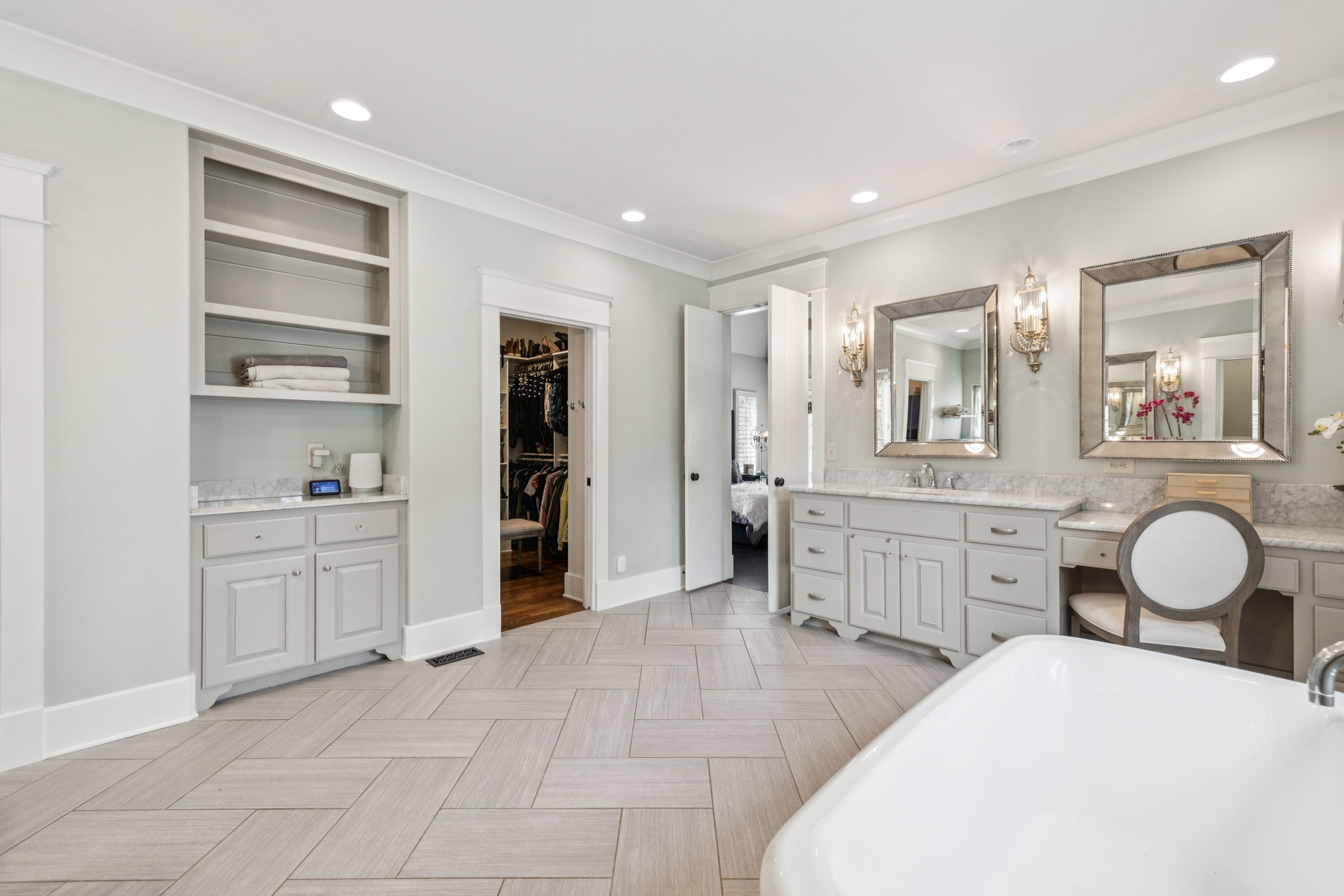 5521 Hawks Landing Dr