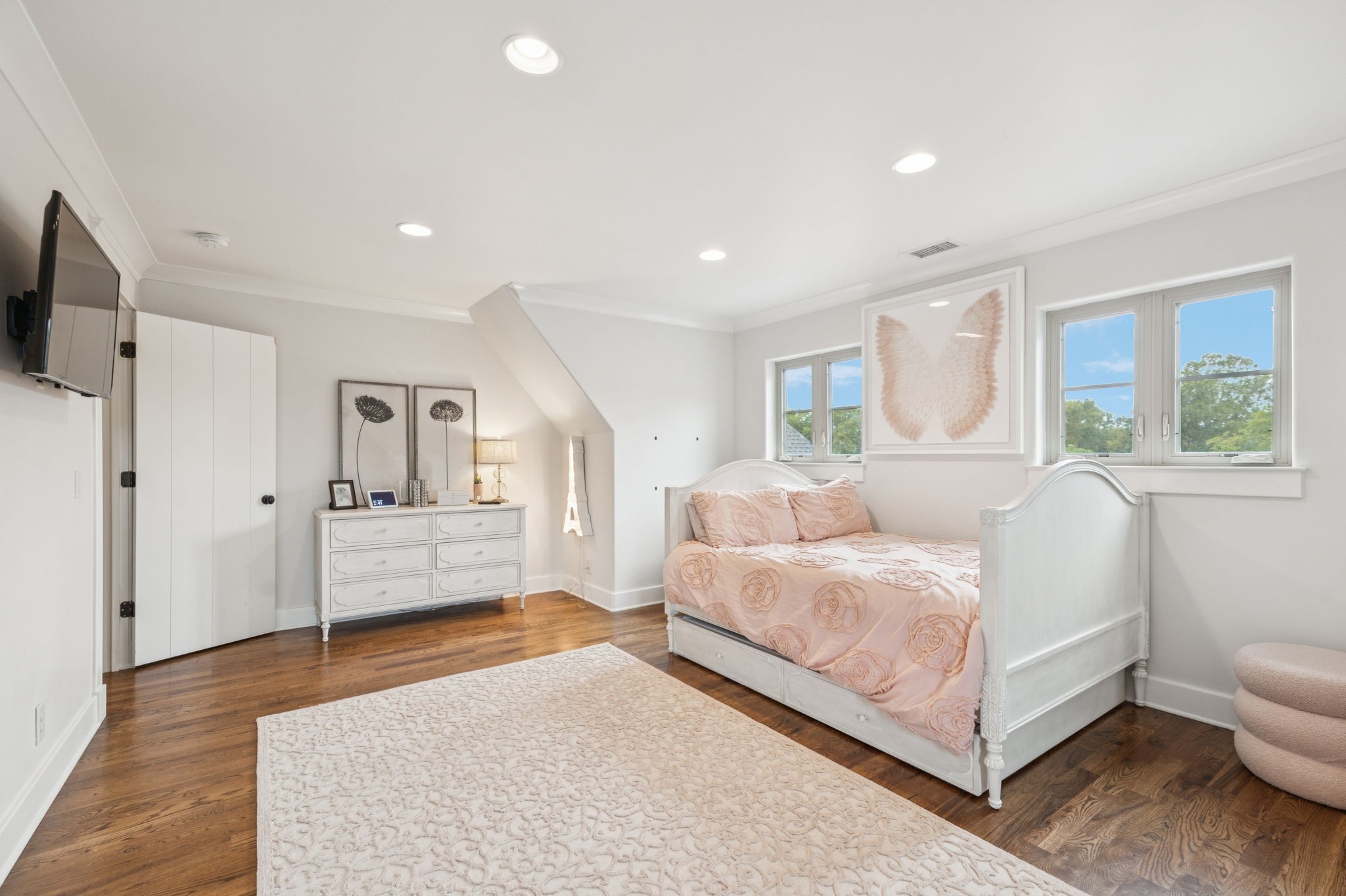 5521 Hawks Landing Dr