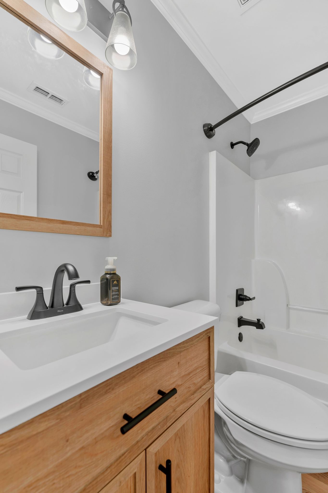 2555 Shinnecock Ct