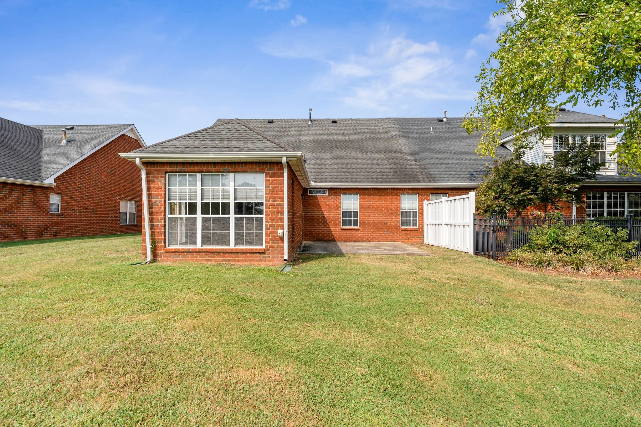 2555 Shinnecock Ct
