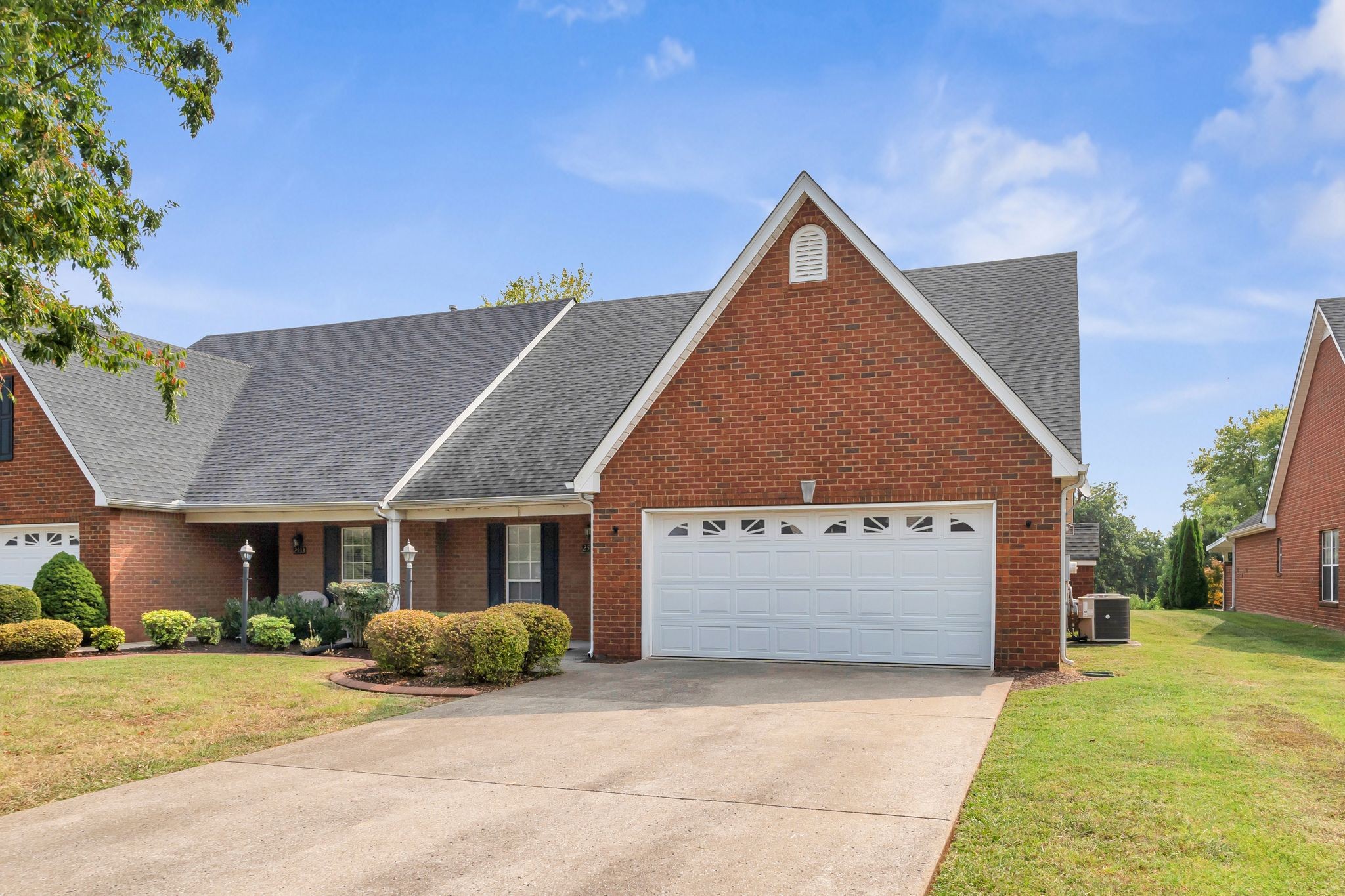 2555 Shinnecock Ct