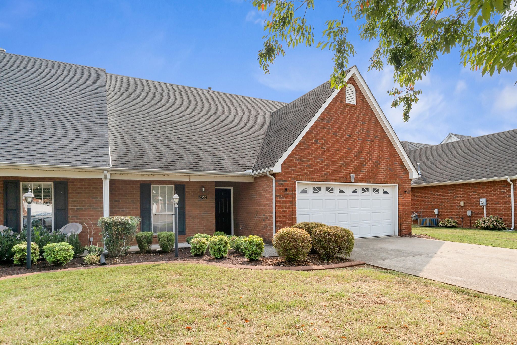 2555 Shinnecock Ct