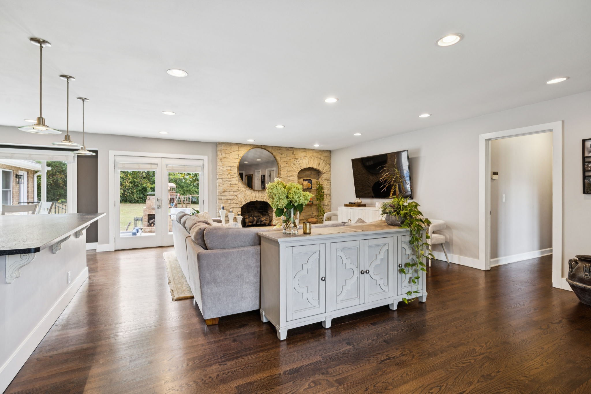 9232 Queensboro
