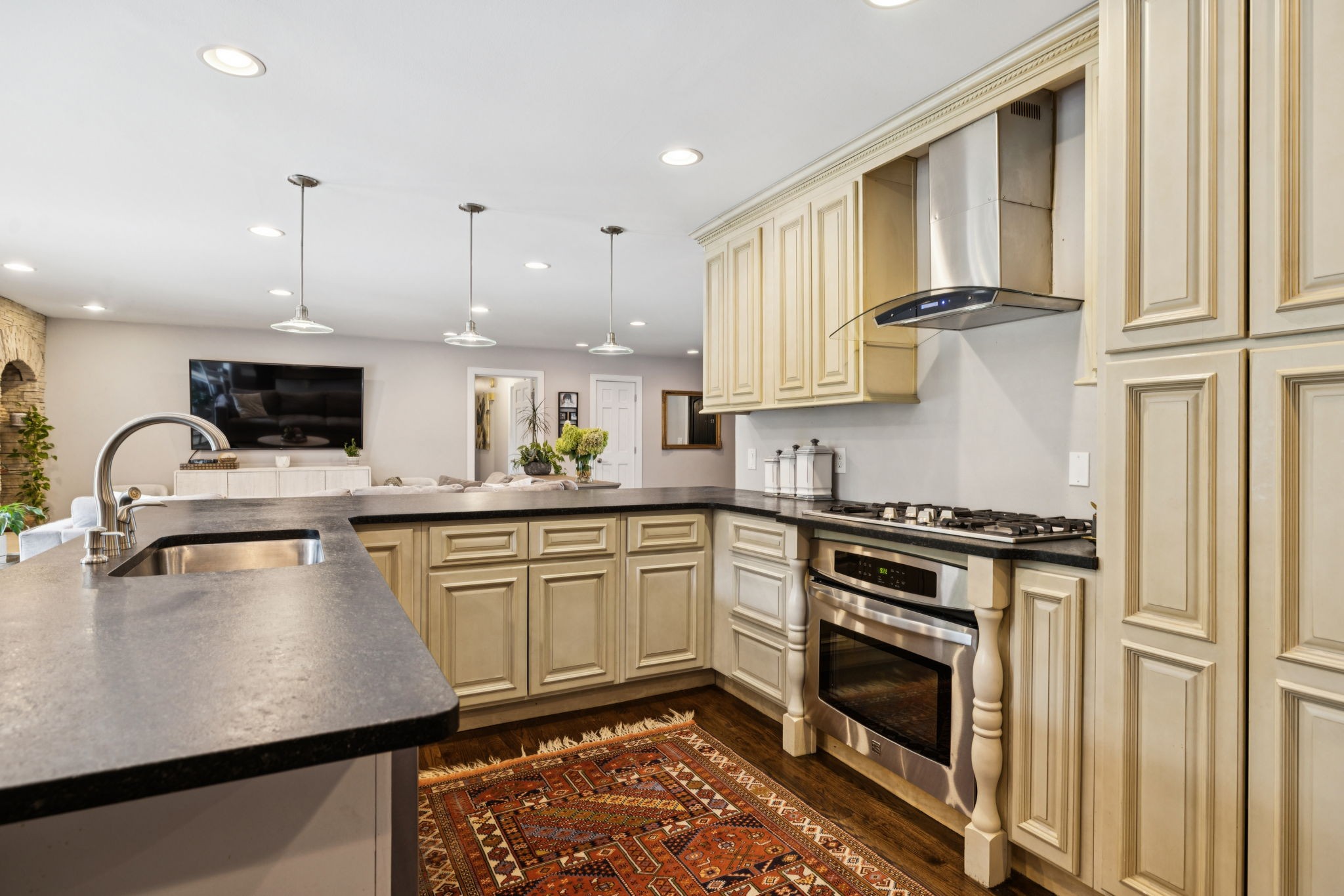 9232 Queensboro