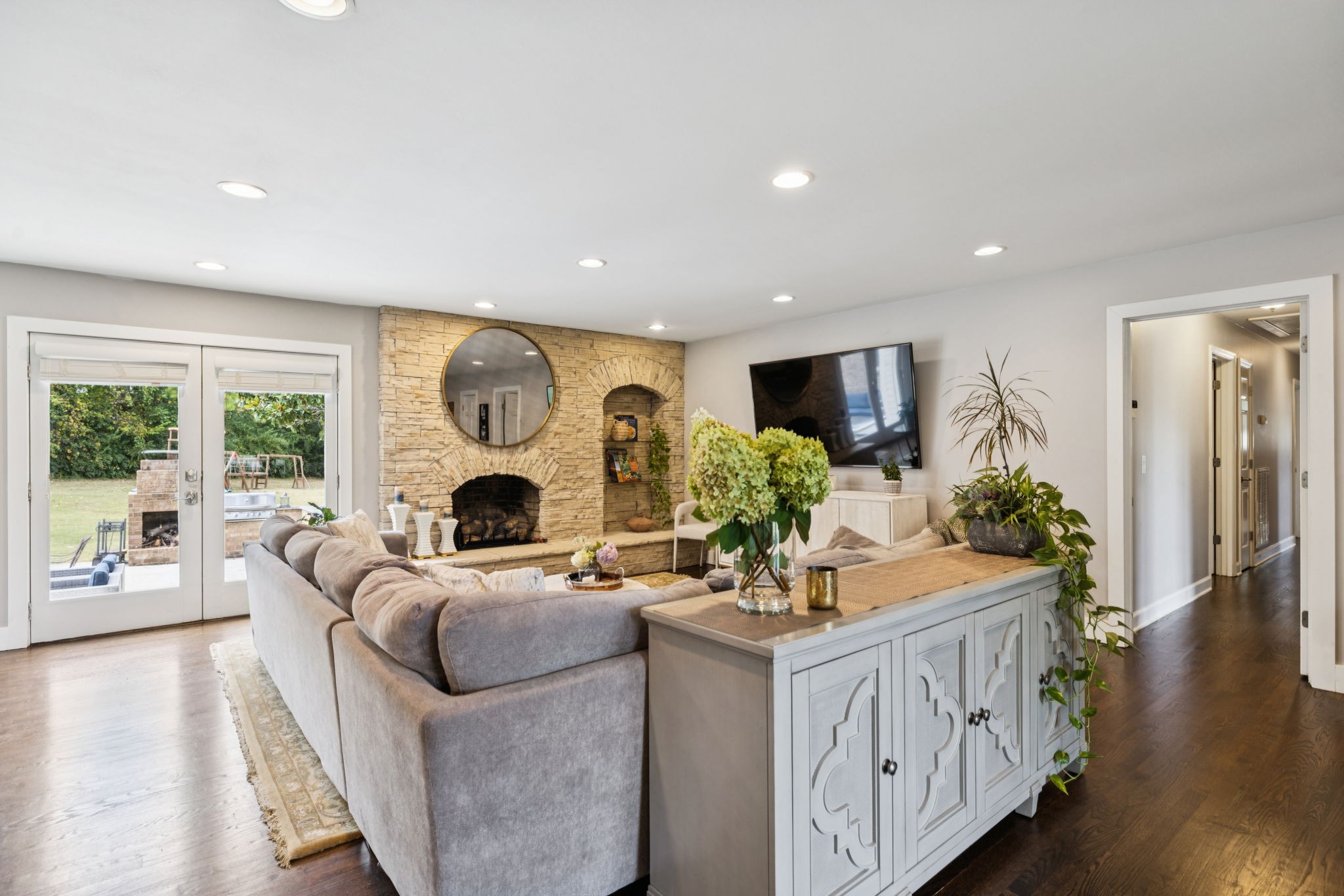 9232 Queensboro