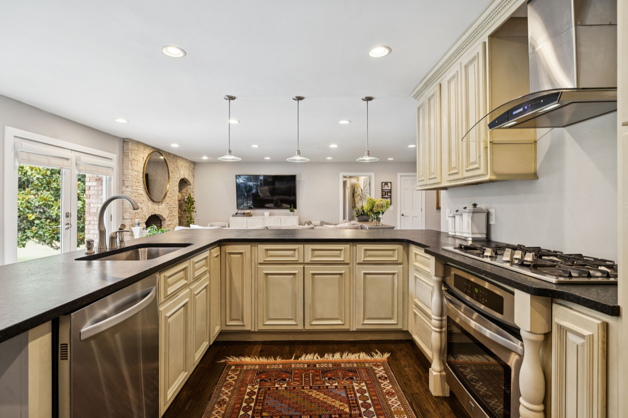 9232 Queensboro