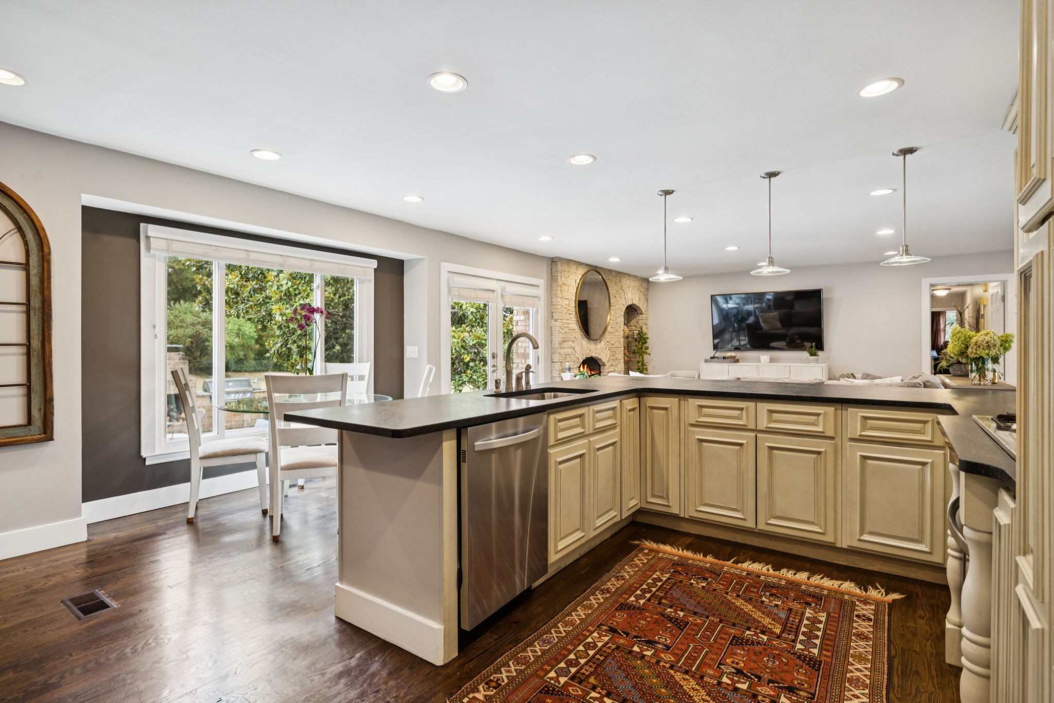9232 Queensboro