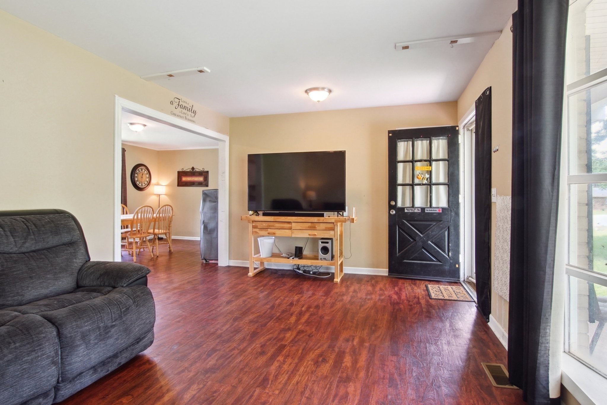 121 Teelia Dr