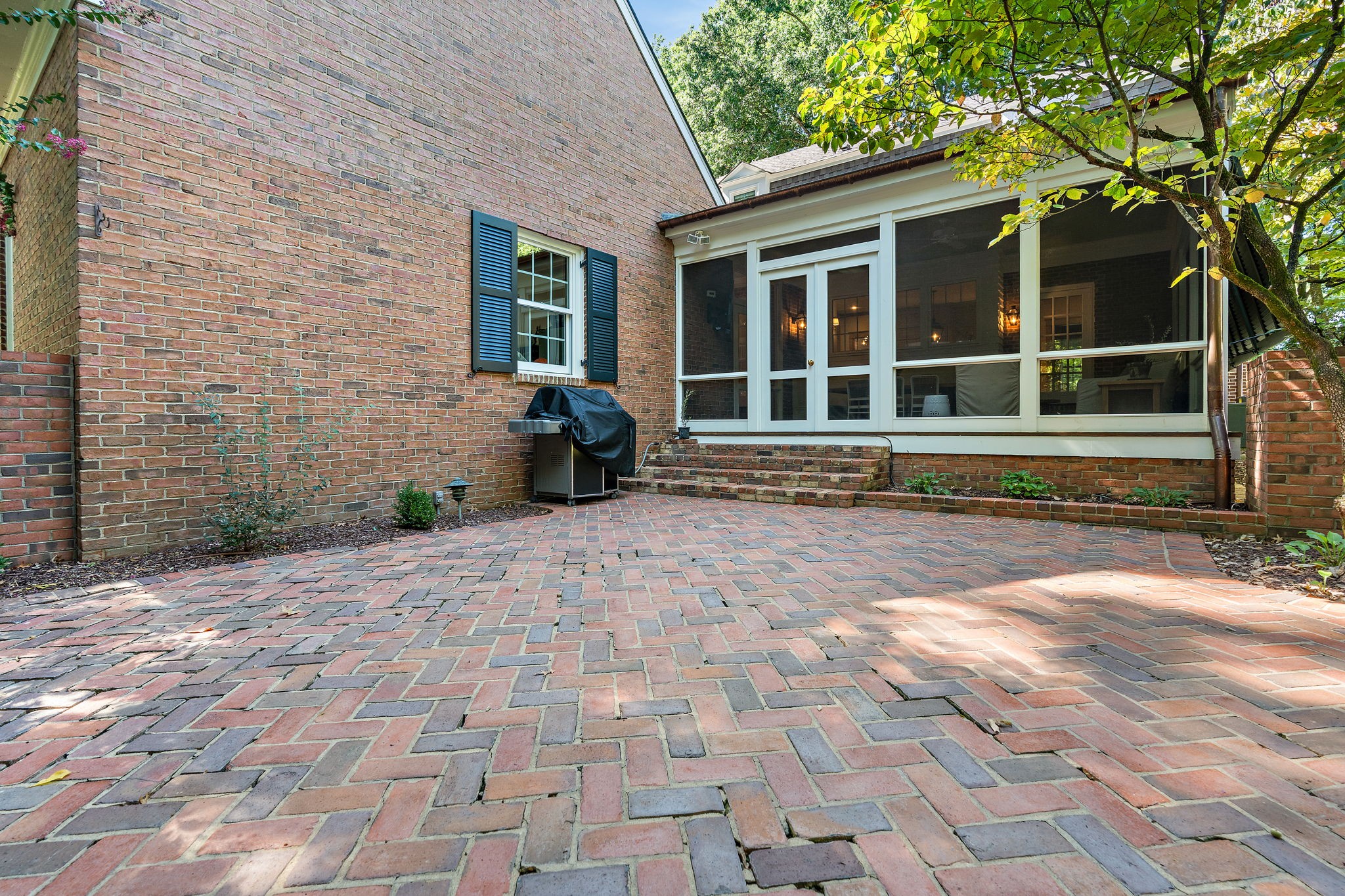 105 Eaton Ct
