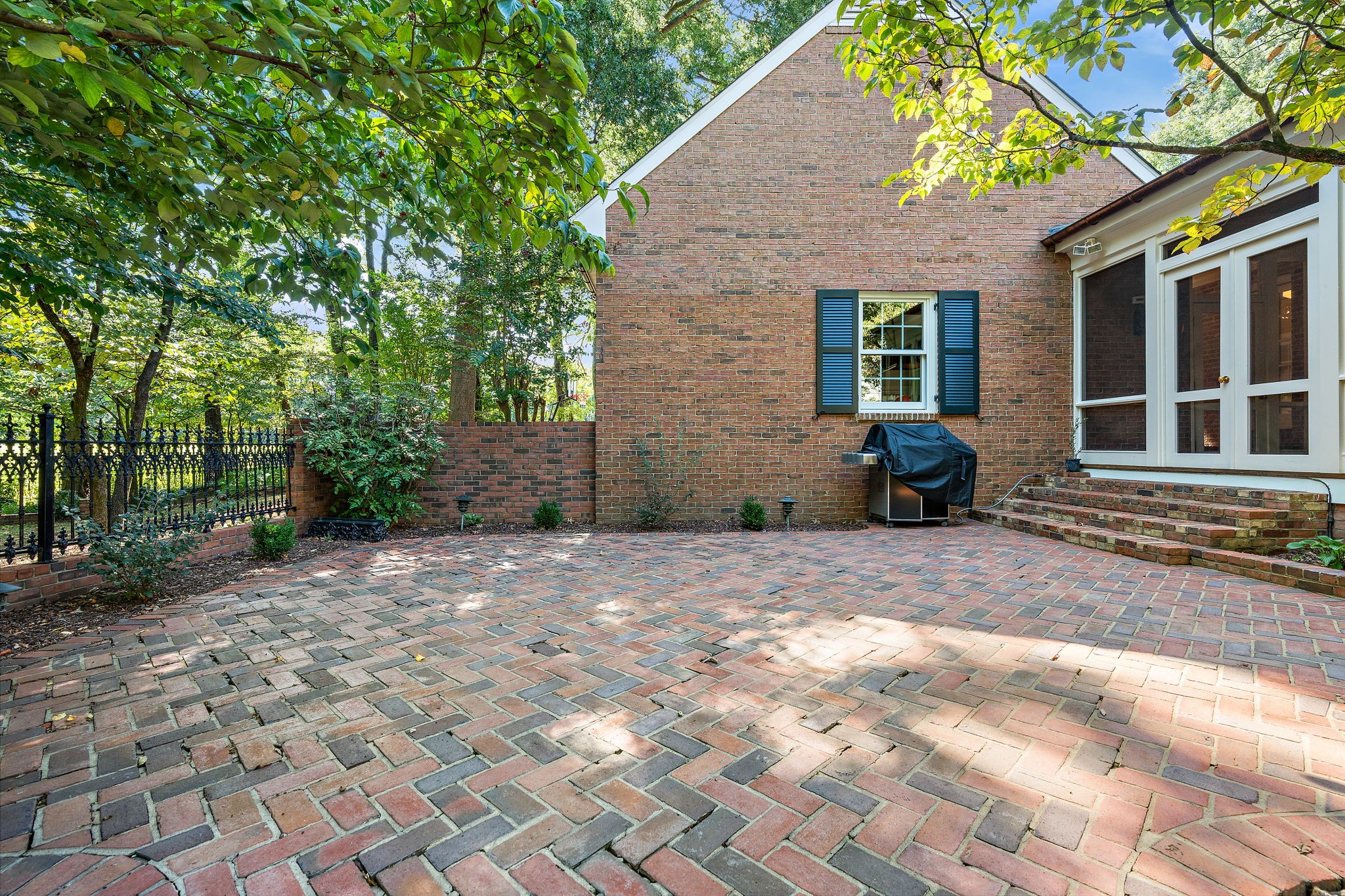 105 Eaton Ct