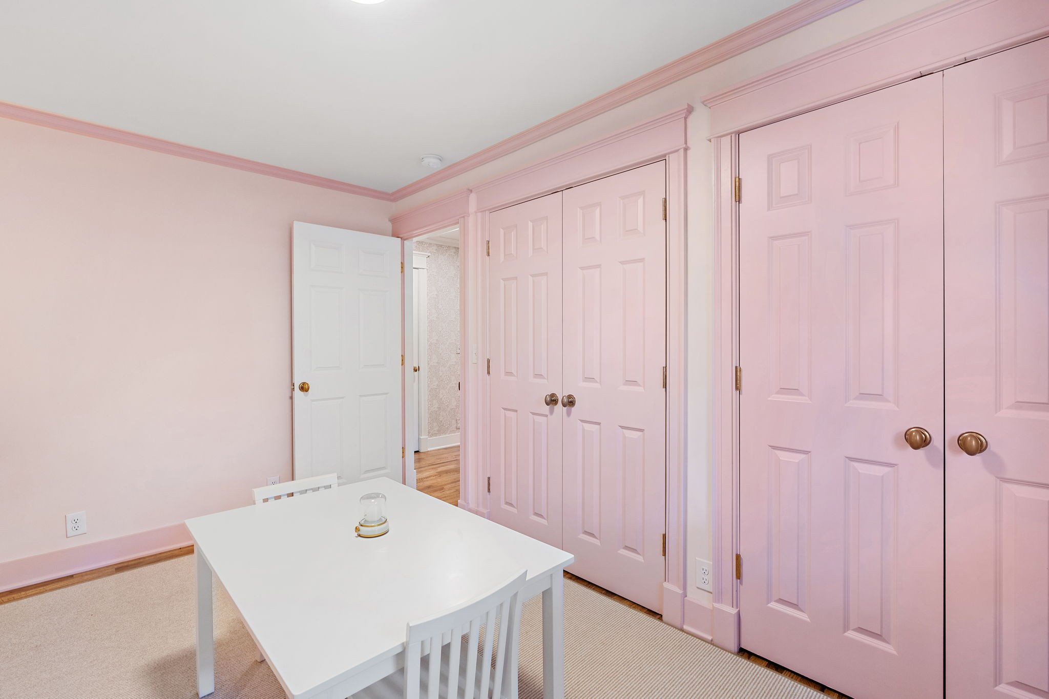 105 Eaton Ct