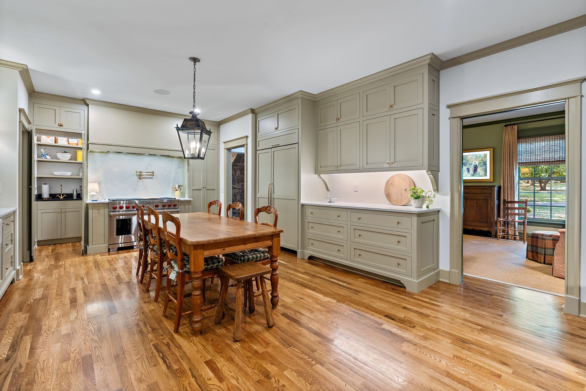 105 Eaton Ct