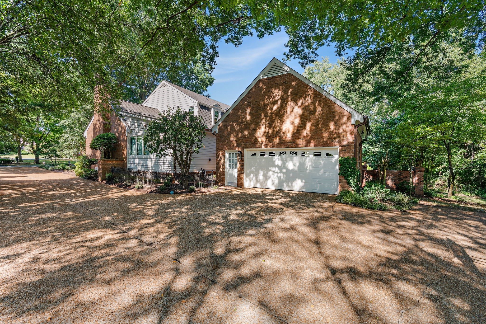 105 Eaton Ct