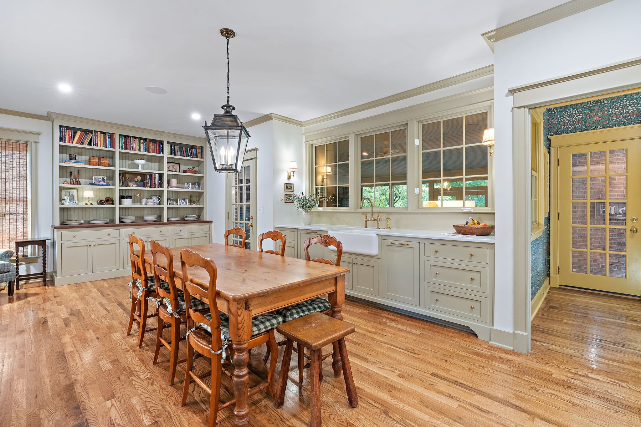 105 Eaton Ct