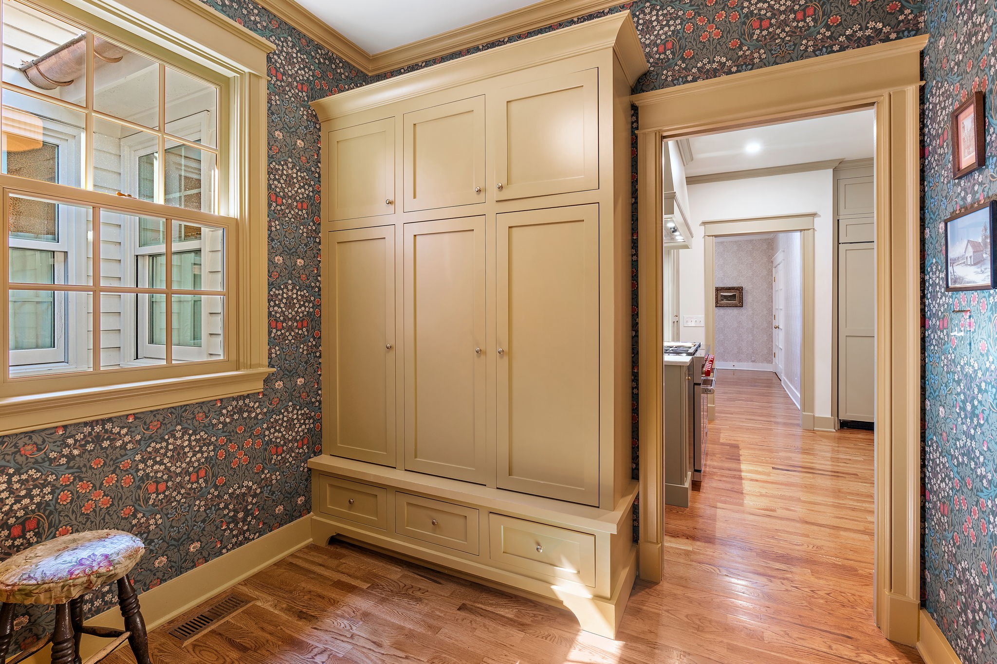 105 Eaton Ct