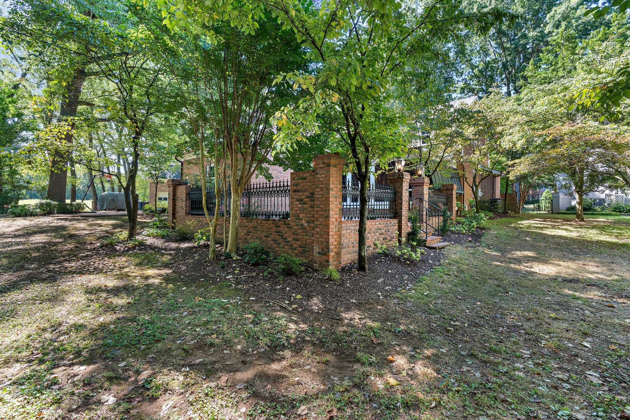 105 Eaton Ct