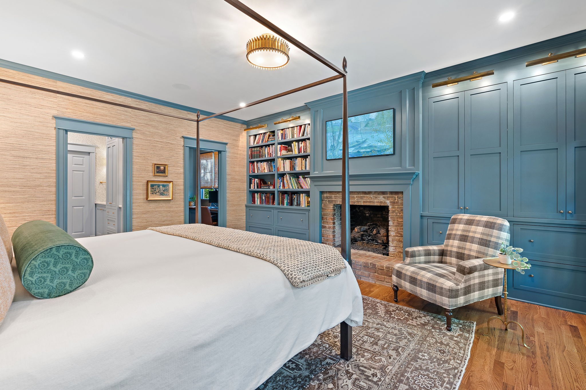 105 Eaton Ct