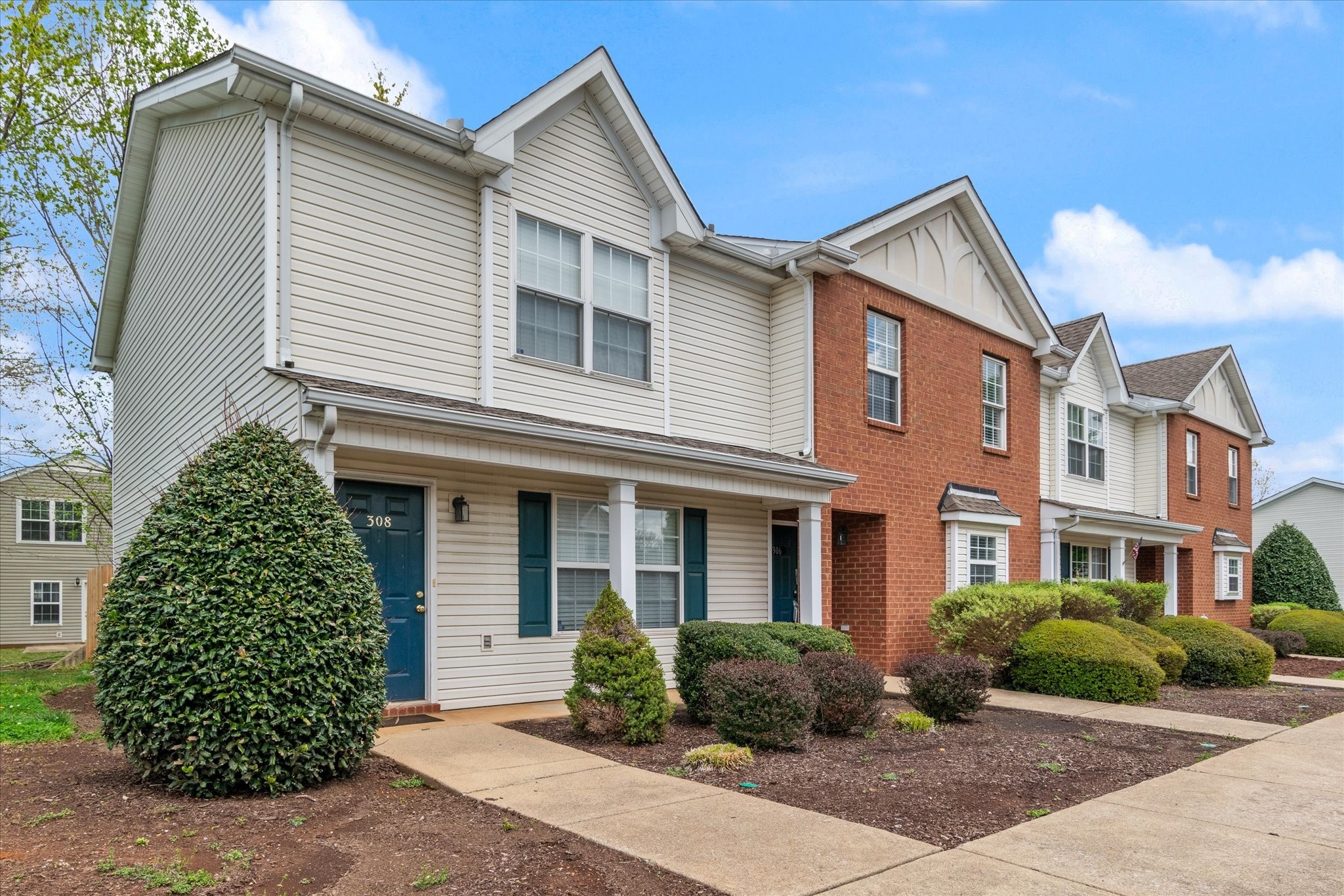 304 Arapaho Dr