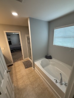 3121 Castleton Dr