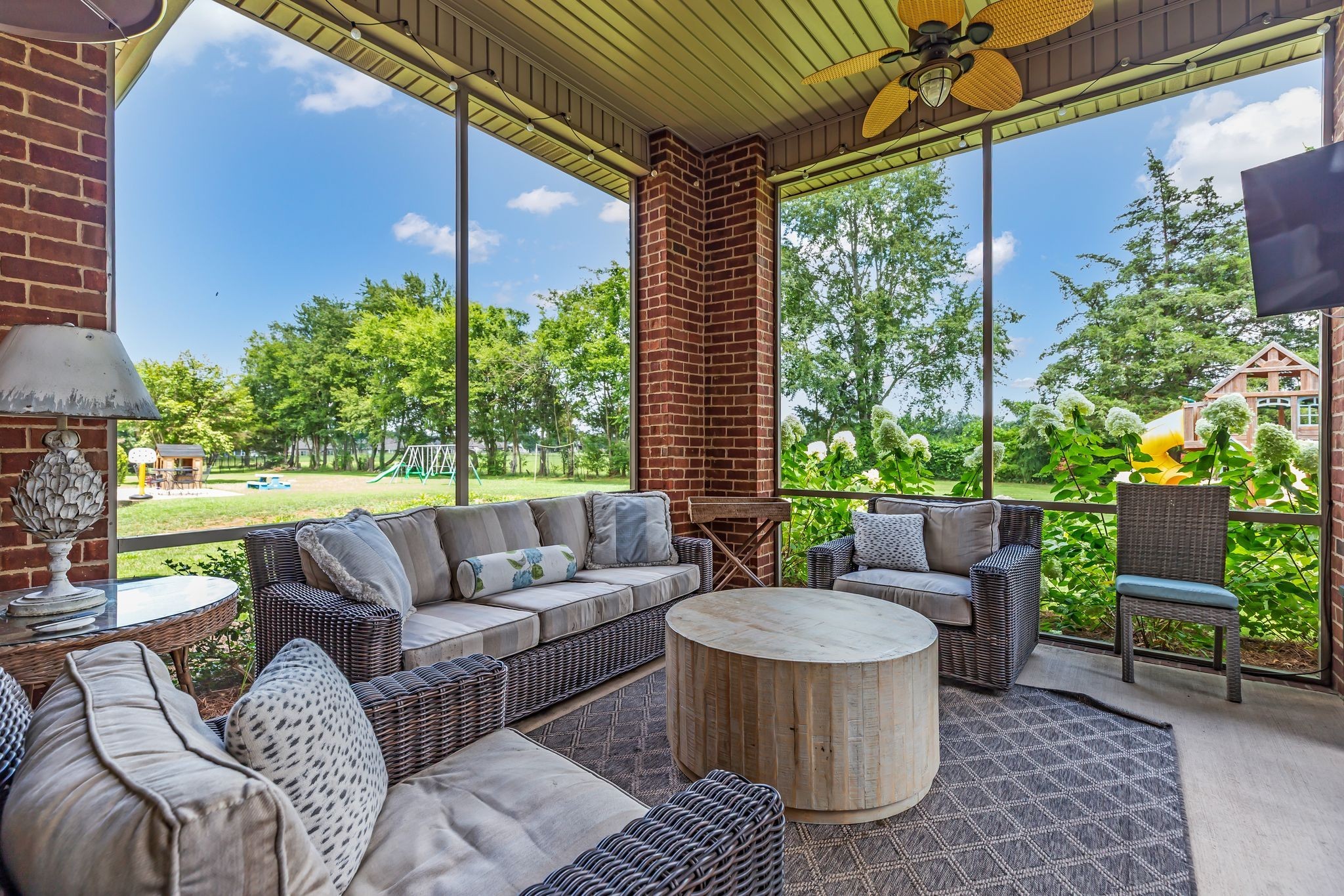 2932 Caraway Dr