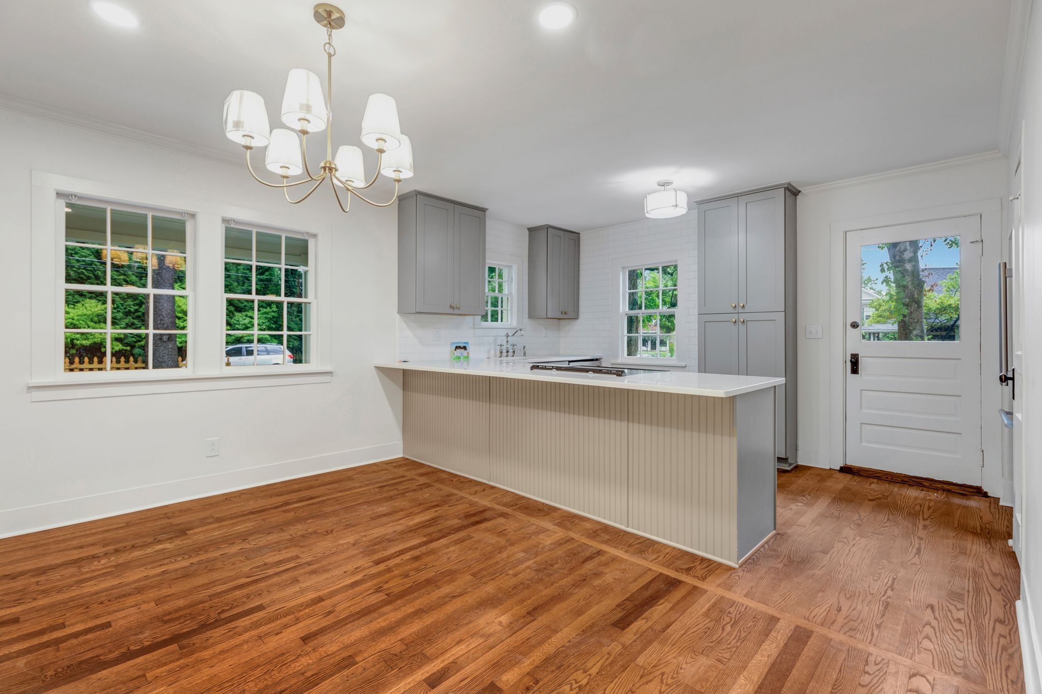 114 S Hancock St