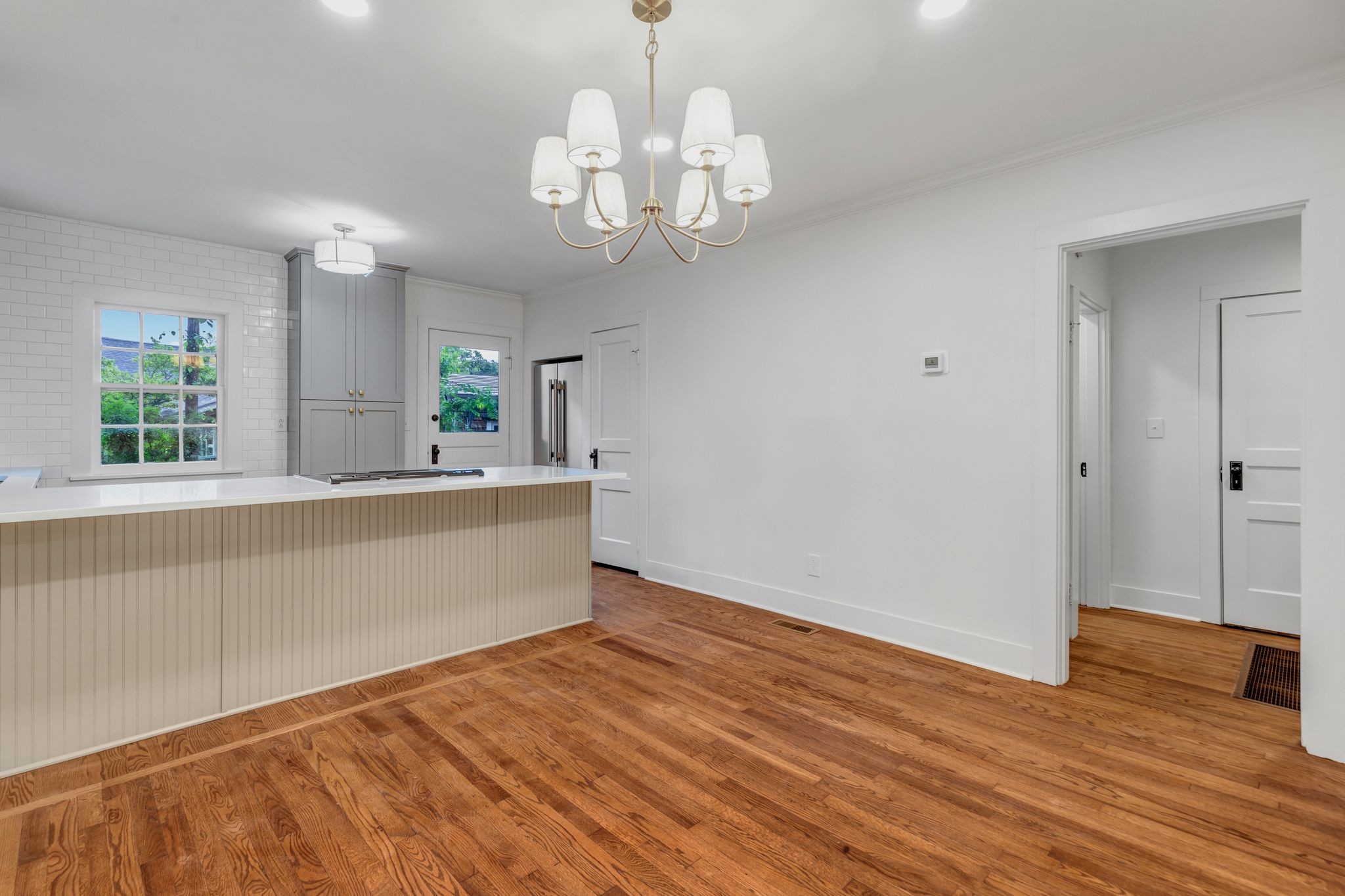 114 S Hancock St