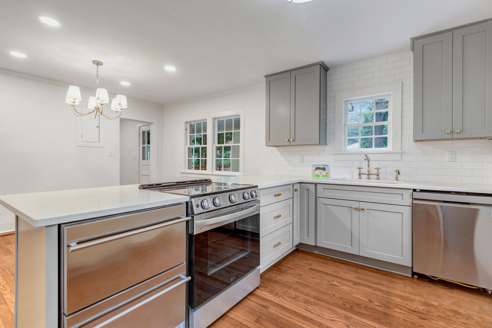 114 S Hancock St