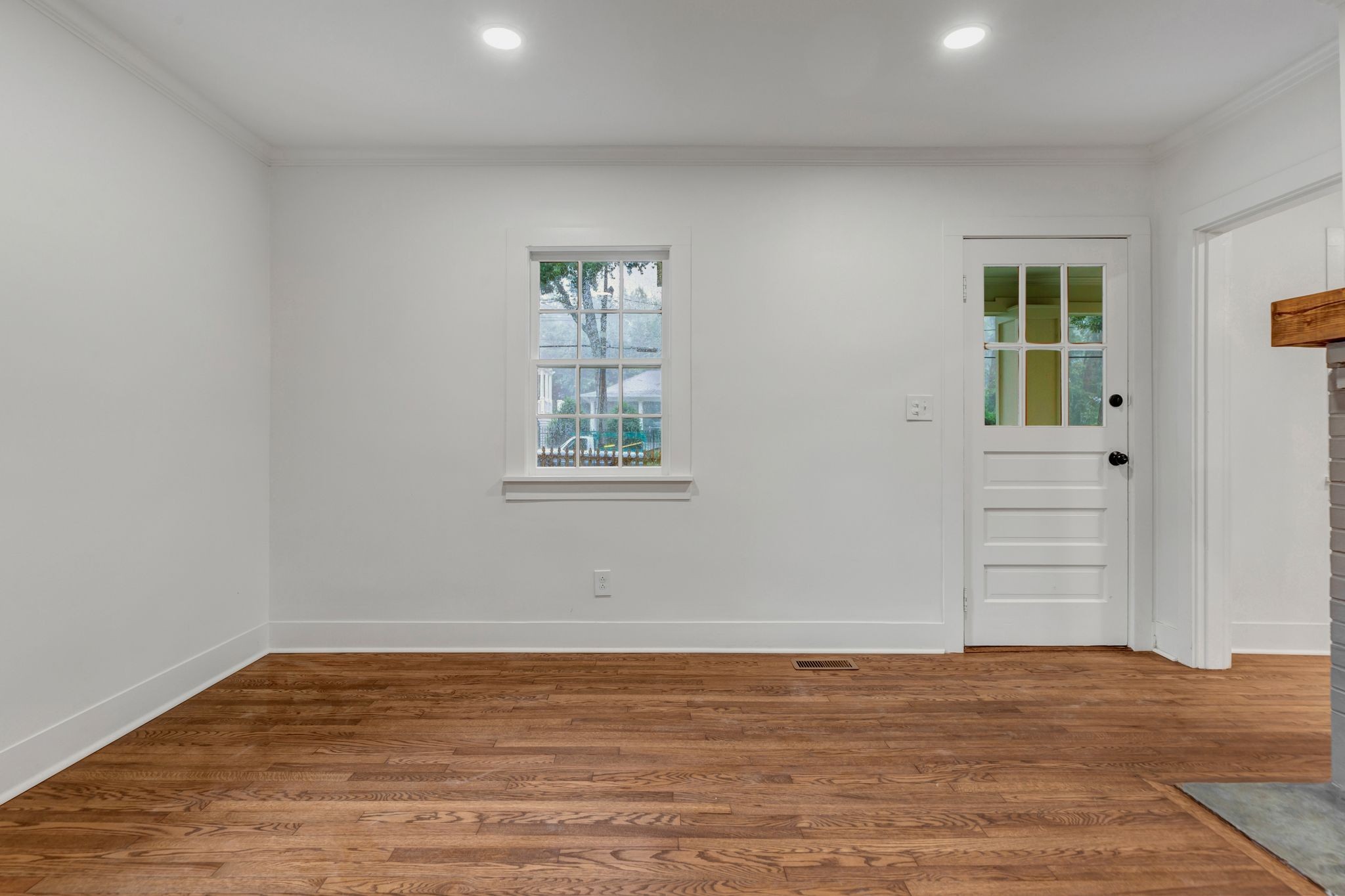 114 S Hancock St