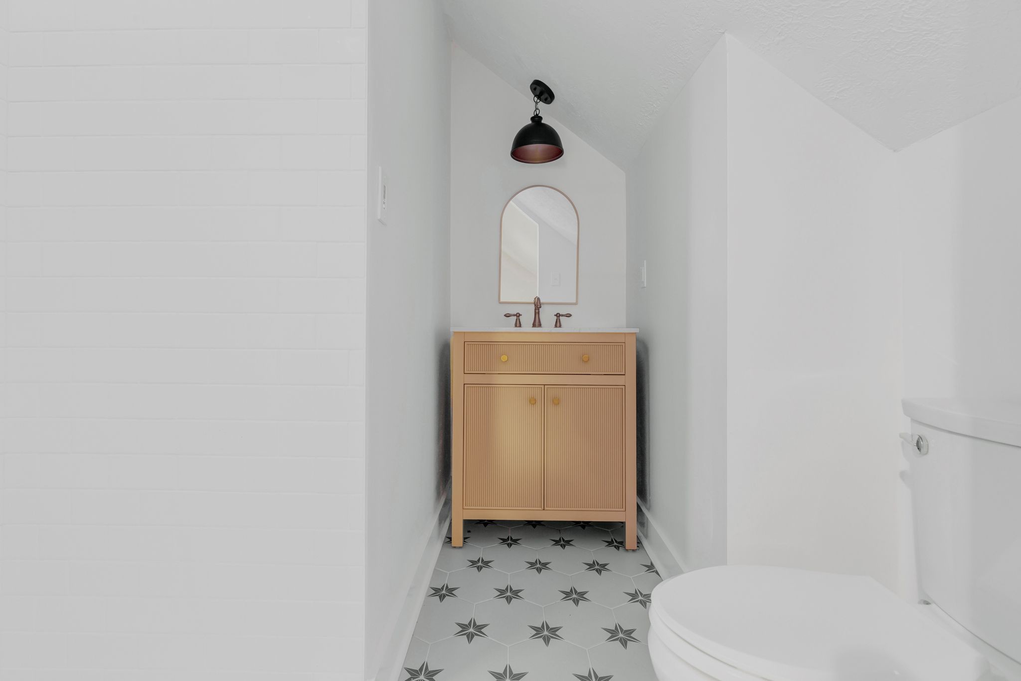 114 S Hancock St
