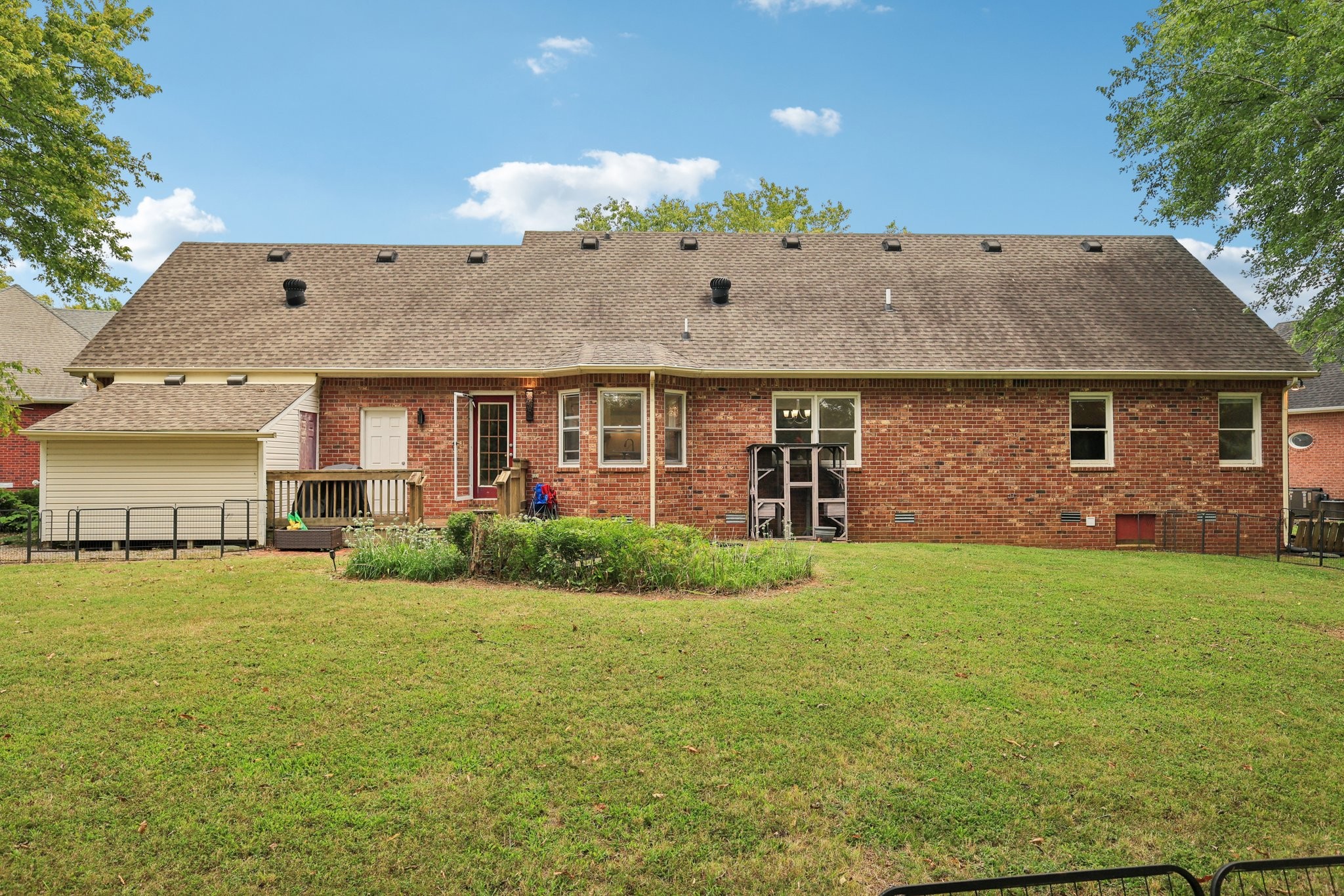 2635 Chase Ln