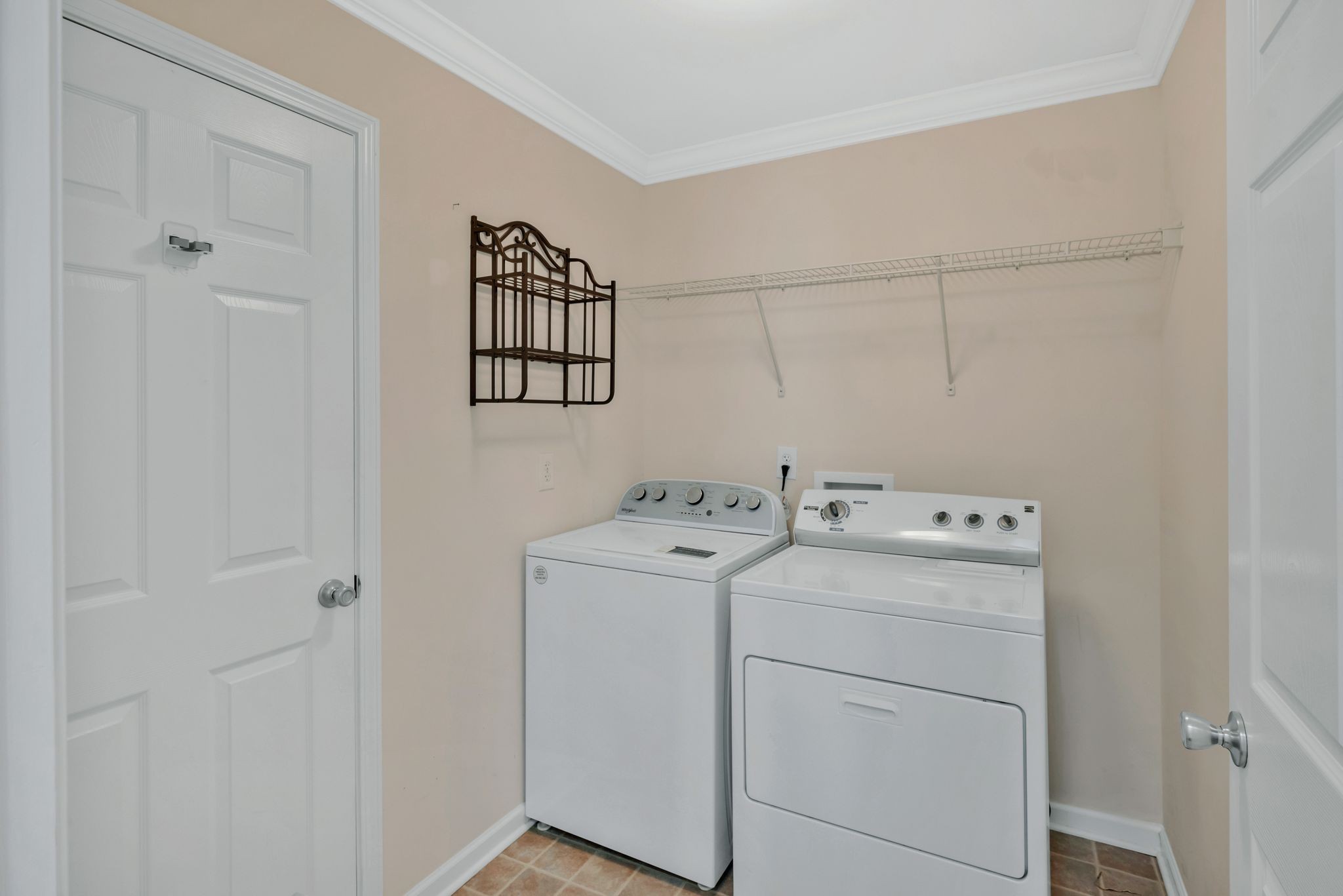 702 Vineland Ct