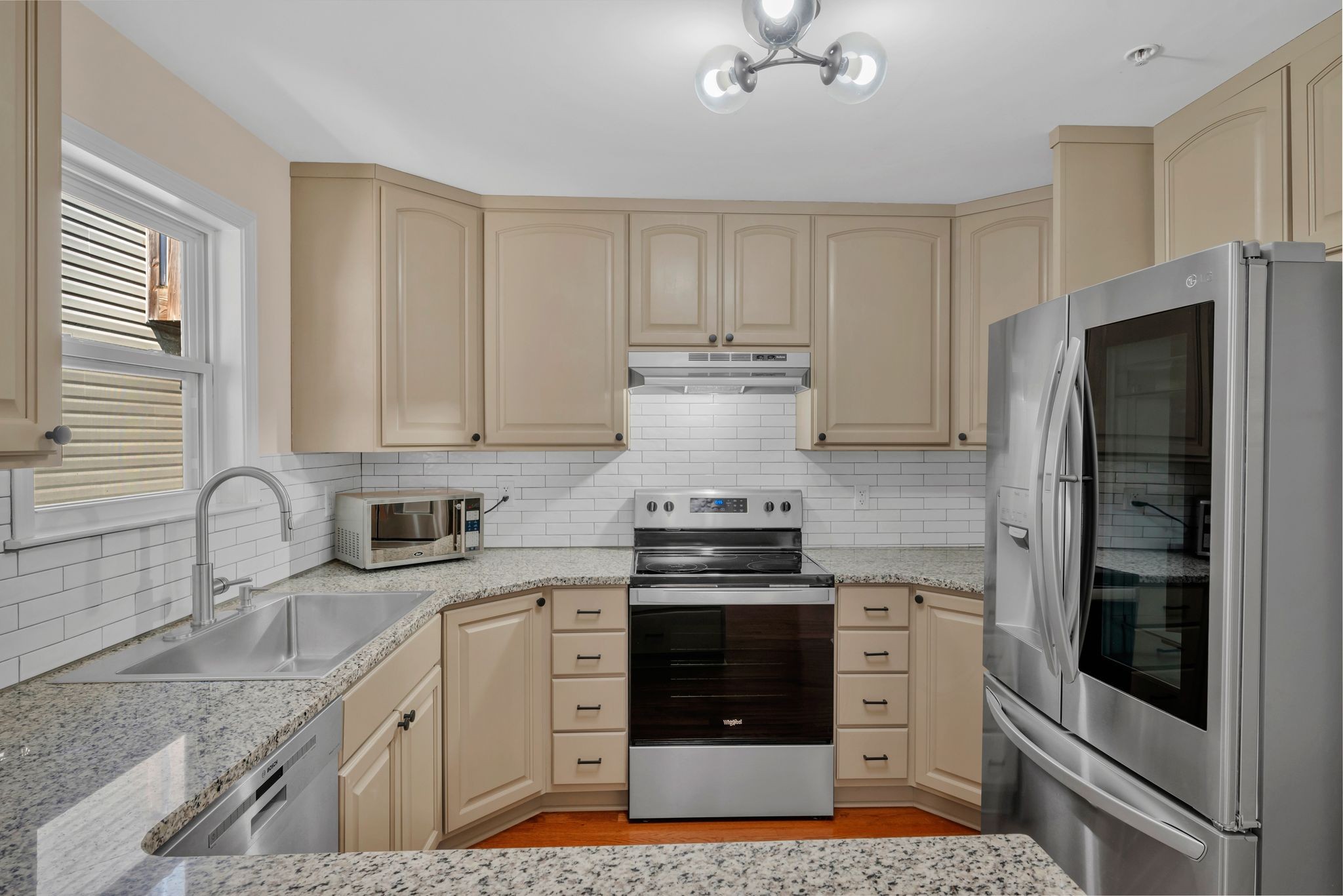 702 Vineland Ct